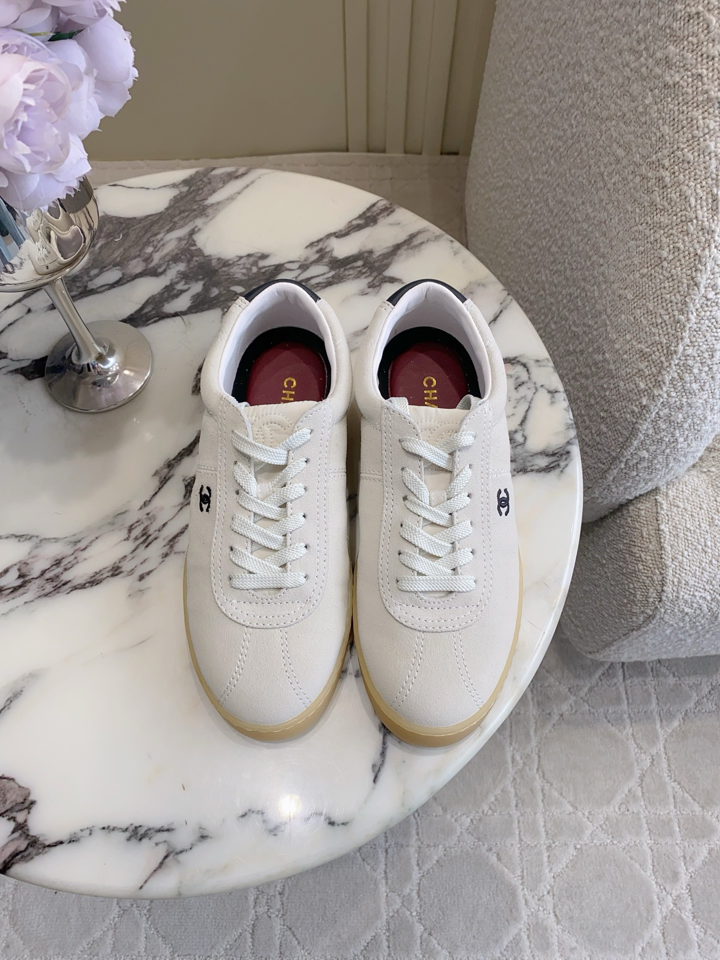 NO:901517,CHANE's latest casual sneakers and sneakers, Coco, are a must-have for girls. You can always trust the vision of Chanel designers. Perfect comfort on your feet. No pressure on your feet. Sizes 35-39 (customized in size 40), casual shoes/sneakers, chanel, chanel, sneakers19860909CHANE*新款休闲板鞋运动鞋 Coco女孩必入 永远可以相信香奈儿设计师的眼光 上脚绝绝子 舒适度满分 上脚无压力 尺码35-39（40定做）,休闲鞋/运动鞋,chanel,chanel,sneakers,Women's Shoes