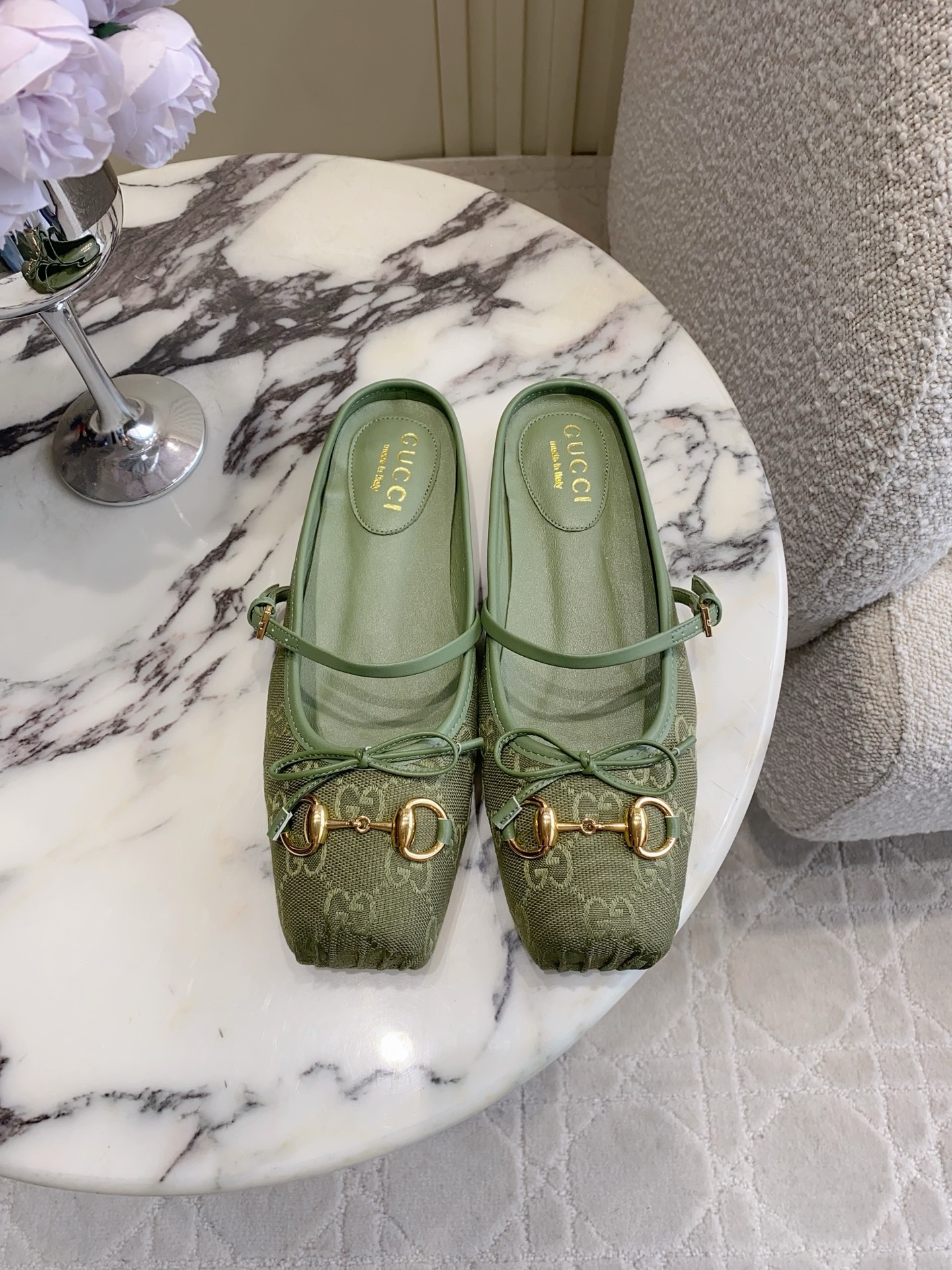 NO:816528,Gucc* new horsebit ballet half slippers, classic horsebit decoration, versatile and durable, simple and fashionable old money style, upper sheepskin/cloth, lining sheepskin, Italian leather outsole, size 35-39 (customized 40 41 42), half slippers, gucci, slippers, sheepskin, Leather soles19860909Gucc*新款马衔扣芭蕾半拖鞋 经典马衔扣装饰百搭耐看 简约时髦老钱风 鞋面羊皮/布面 内里垫脚羊皮 意大利真皮大底 尺码35-39（40 41 42定做）,半拖,gucci,slippers,sheepskin,Leather soles,Women's Shoes