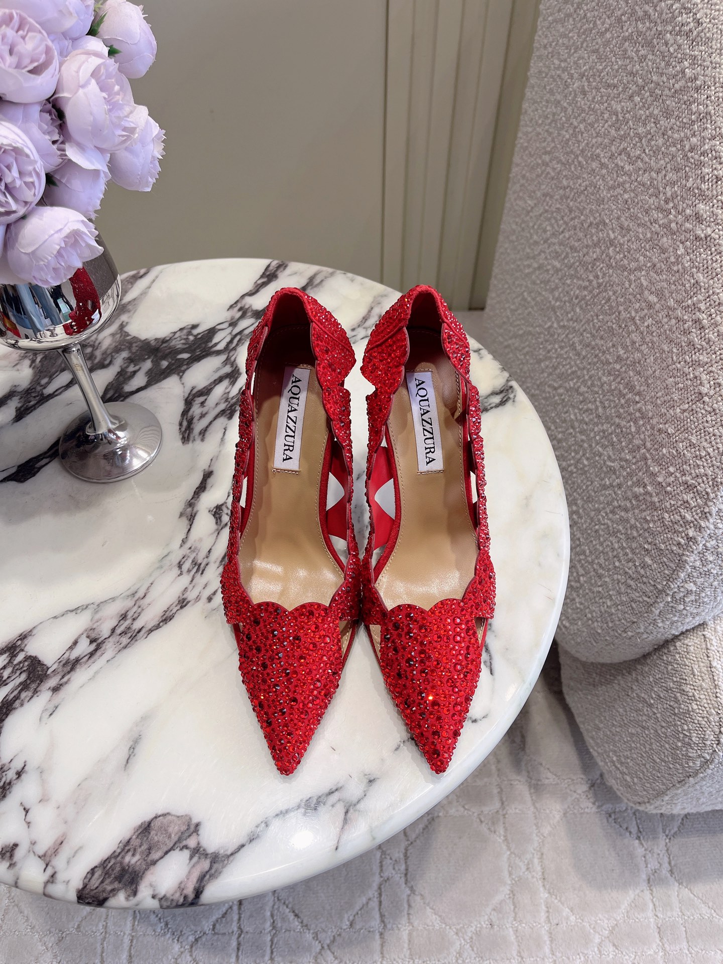 NO:876591,AQUAZZUR* new rhinestone hollow high-heeled shoes, love hollow hot-drilled diamonds, super heavy, delicate and elegant, charming and charming upper feet, full of fairy spirit, Yangjing hot-drilled upper, sheepskin lining, Italian genuine leather outsole, heel height 8.5cm/10cm, size 35-39 (34 40 41 42 43 customized), high heels, high heels, sheepskin, sheep, Leather soles19860909AQUAZZUR*新款水钻镂空高跟鞋 爱心镂空烫钻超级重精致优雅 上脚妩媚又迷人 仙气十足 鞋面羊京烫钻 内里垫脚羊皮 意大利真皮大底 跟高8.5cm/10cm 尺码35-39（34 40 41 42 43定做）,高跟鞋单鞋,high heels,sheepskin,sheep,Leather soles,Women's Shoes