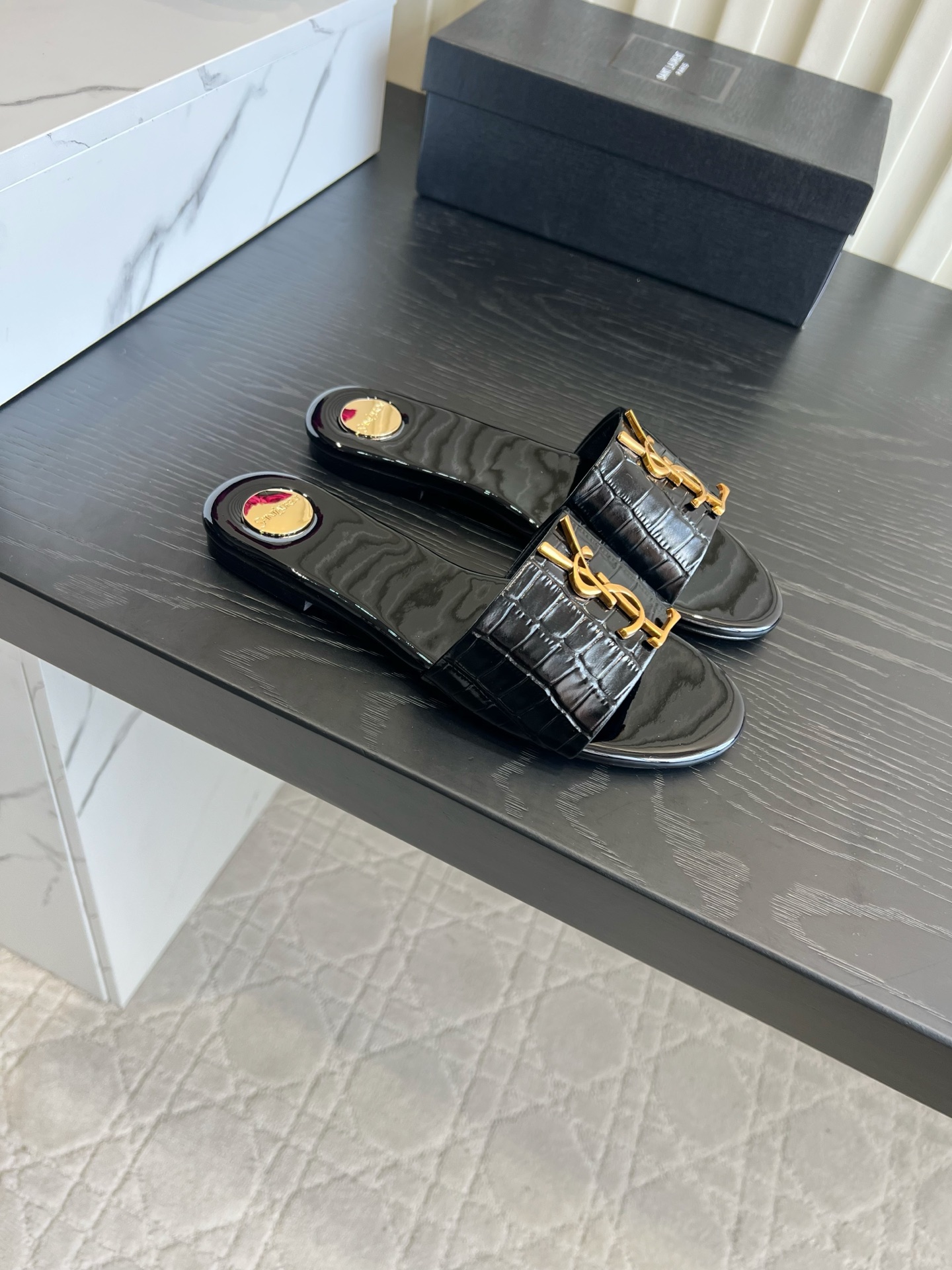 Шлёпанцы Saint Laurent
