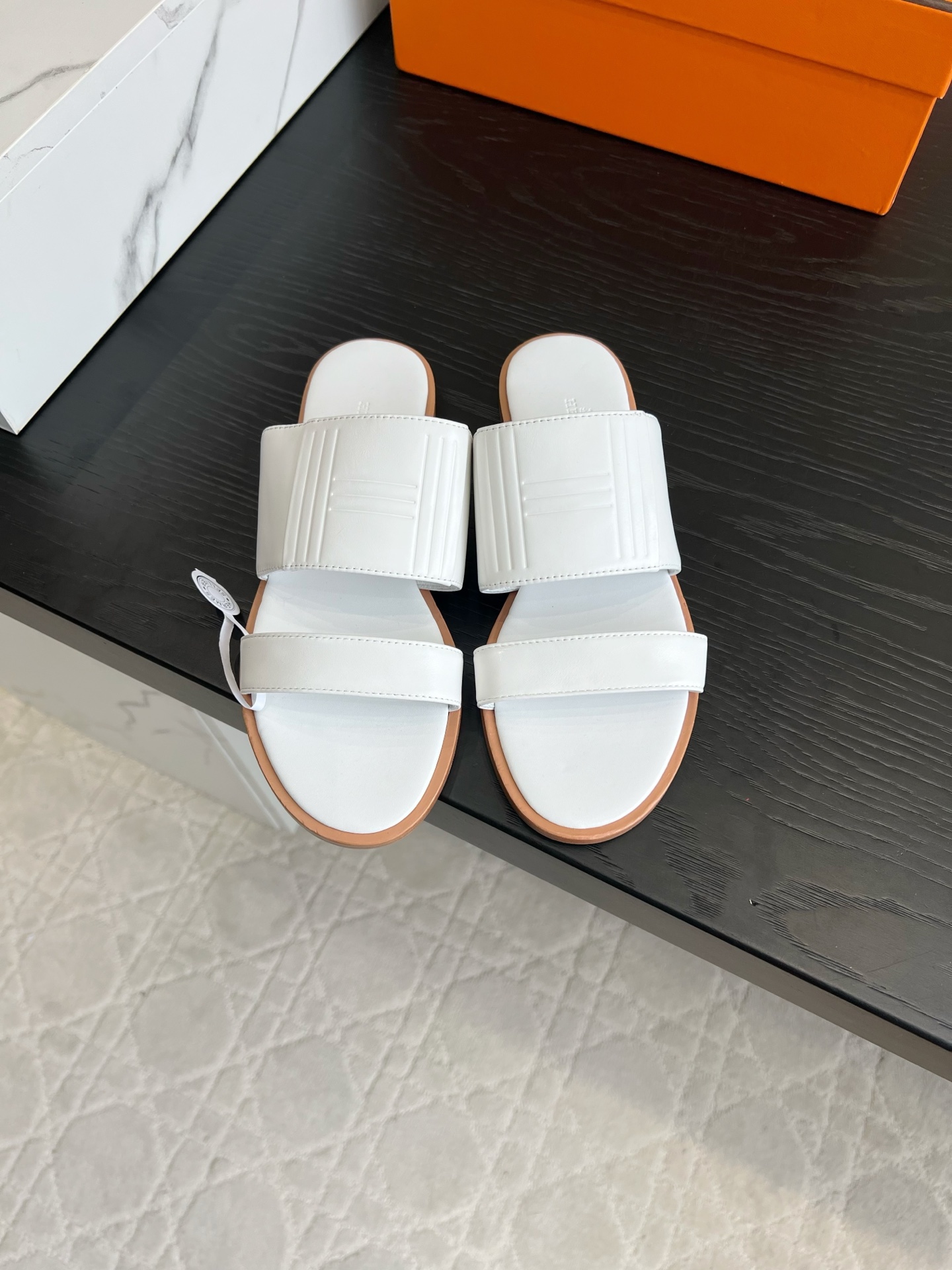 Шлёпанцы Hermès