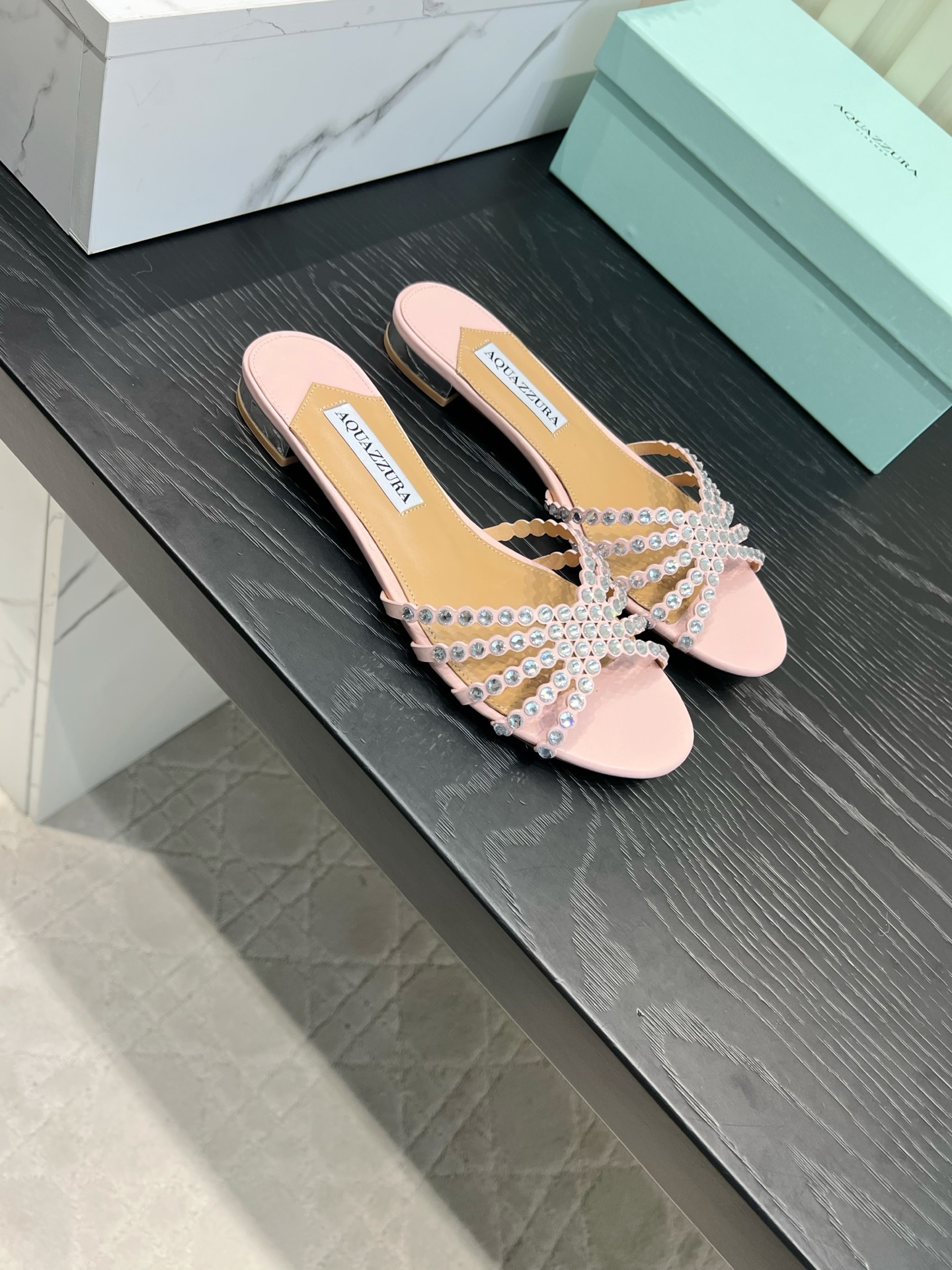 Шлёпанцы Aquazzura