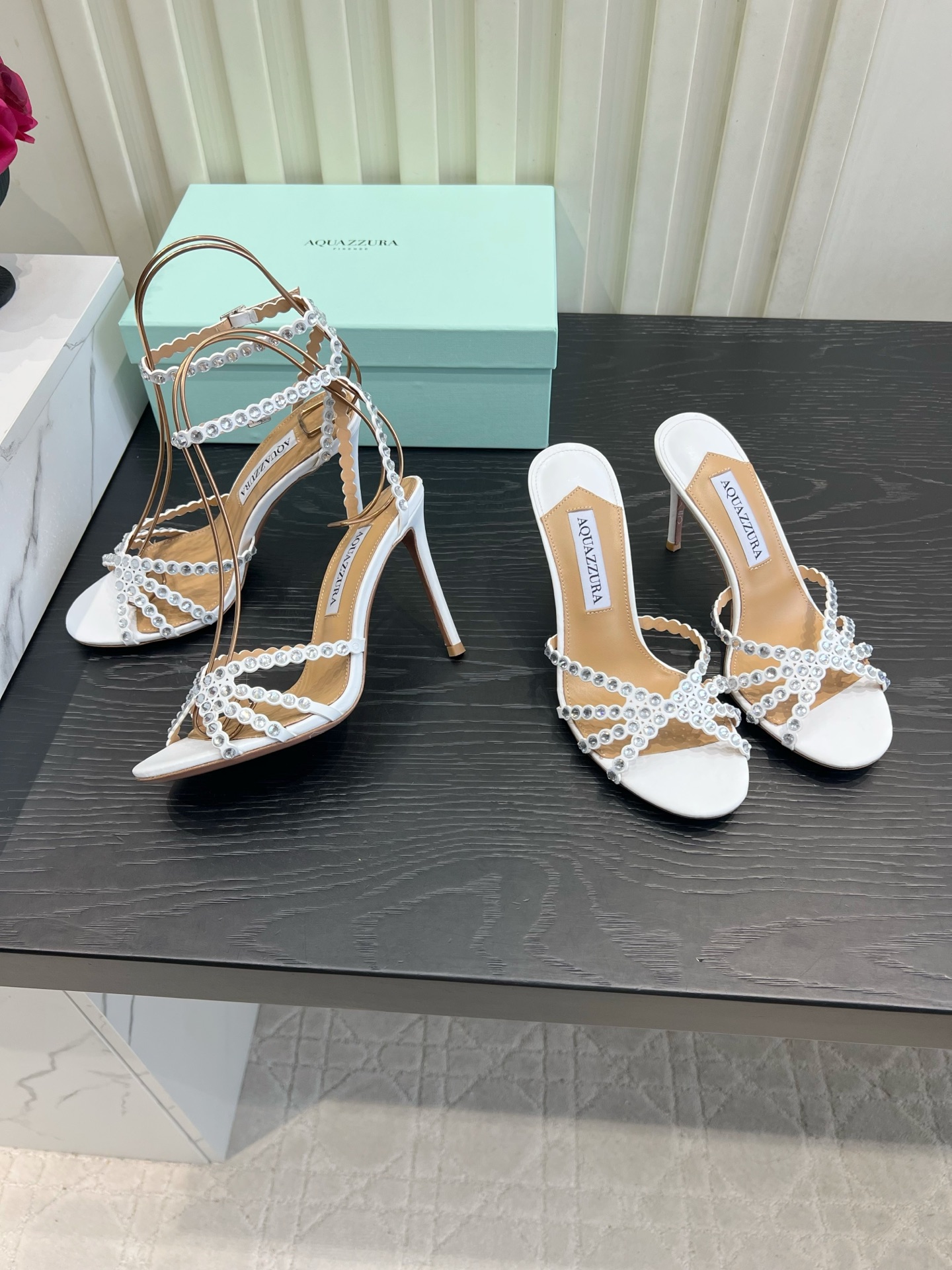 NO:928786,Slippers Sandals Aquazzur* full-diamond stiletto sandals | Summer sparkling atmosphere. A whole row of color matching is dazzling!  The upper is made of exquisite handmade rhinestones, the rhinestone surface is transparent and eye-catching, the cross-strap design can fit and modify the ankle, and the stiletto heels can easily elongate the leg line. There are many colors, and different colors are suitable for various outfits. Wear them on your feet for dates, banquets or vacations. The diamonds flash when you walk, and the upper body is exquisite and eye-catching, easily transforming into a dazzling beauty. Sheepskin for foot pads. Italian genuine leather outsole  Heel height 10cm (8.5cm can be customized), size 35-39 (34 40 41 42 43 customized), high heels and slippers, sandals, high heels, slippers, sheepskin, Leather soles19860909拖鞋 凉鞋 Aquazzur*满钻细高跟凉鞋｜夏日闪耀氛围感 一整排配色看得人眼花缭乱！鞋面是手工精致水钻,钻面通透亮眼,交叉绑带设计可以贴合修饰脚踝,细高跟轻松拉长腿部线条. 超多配色,不同色系适配多样穿搭.约会、参加宴会或是度假出游上脚,走动时碎钻流光闪动,上身精致吸睛,轻松变身亮眼氛围感美女 垫脚羊皮 意大利真皮大底 跟高10cm（可定做8.5cm）尺码35-39（34 40 41 42 43定做）,高跟鞋拖鞋,sandals,high heels,slippers,sheepskin,Leather soles,Women's Shoes