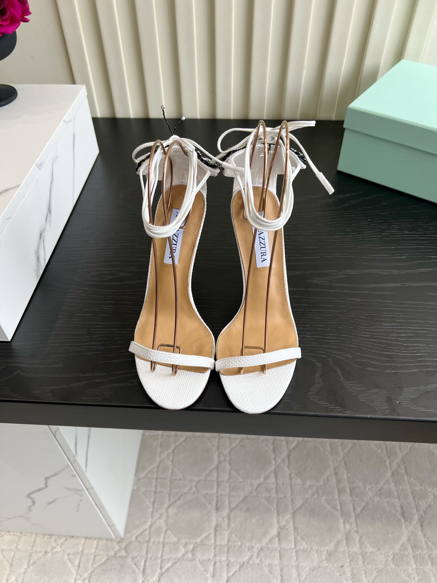 NO:928835,Aquazzur* butterfly diamond-embellished strappy high-heeled sandals | Full of glamorous atmosphere, the hand-sewn beads on the heel really hit the aesthetic mark!  The arrangement is exquisite and smart, and the shimmering light is very eye-catching when walking. The slender laces can freely tie bows on the ankles, optimizing the calf line. The four color styles are distinct, black and cool, bright and eye-catching rose, light blue, fresh and gentle, and white, fairy-like and versatile. The delicate woven upper has an outstanding texture, and the neat stilettos elongate the proportions of the legs. It is easy to create a bright and refined aura on a date, dinner, or outing with a dress. Padded sheepskin Italian leather outsole  Heel height 8cm/10cm, size 35-39 (34 40 41 42 43 customized), high heels sandals, sandals, high heels, skirts, sheepskin, Leather soles19860909Aquazzur*蝴蝶钻饰绑带高跟凉鞋｜美艳氛围感拉满 被后跟手工缝制珠片狠狠戳中审美！排布精致灵动,走动时细碎闪光超吸睛.纤细系带能在脚踝自由系出蝴蝶结,优化小腿线条. 四款配色风格分明黑色冷艳御姐、玫红明艳亮眼,浅蓝清新温柔、白色仙气百搭.细腻编织鞋面质感出众,利落细跟拉长腿部比例,约会晚宴、出游搭裙装,轻松拿捏亮眼精致气场 垫脚羊皮 意大利真皮大底 跟高8cm/10cm 尺码35-39（34 40 41 42 43定做）,高跟鞋凉鞋,sandals,high heels,skirts,sheepskin,Leather soles,Women's Shoes