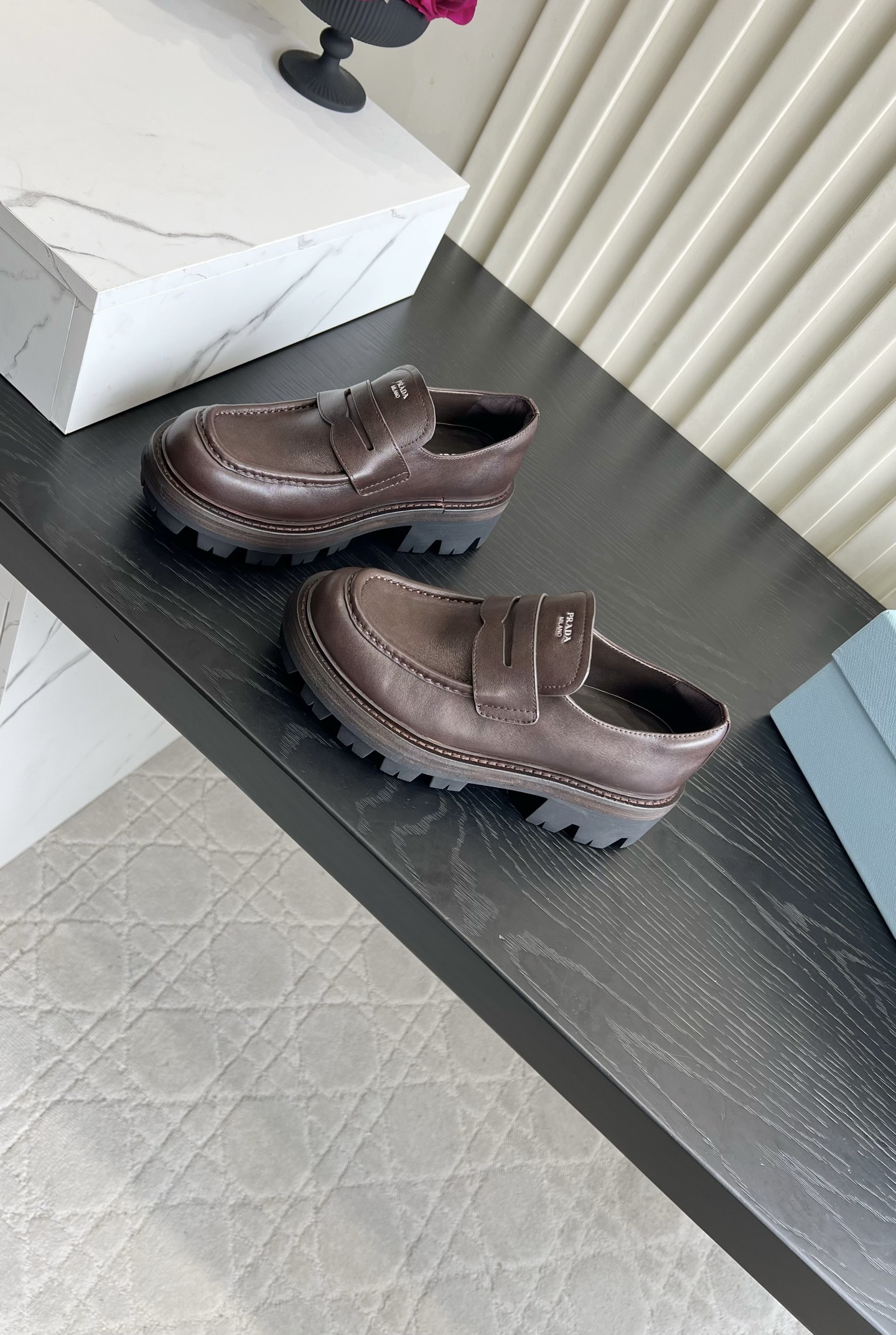 Лоферы Prada