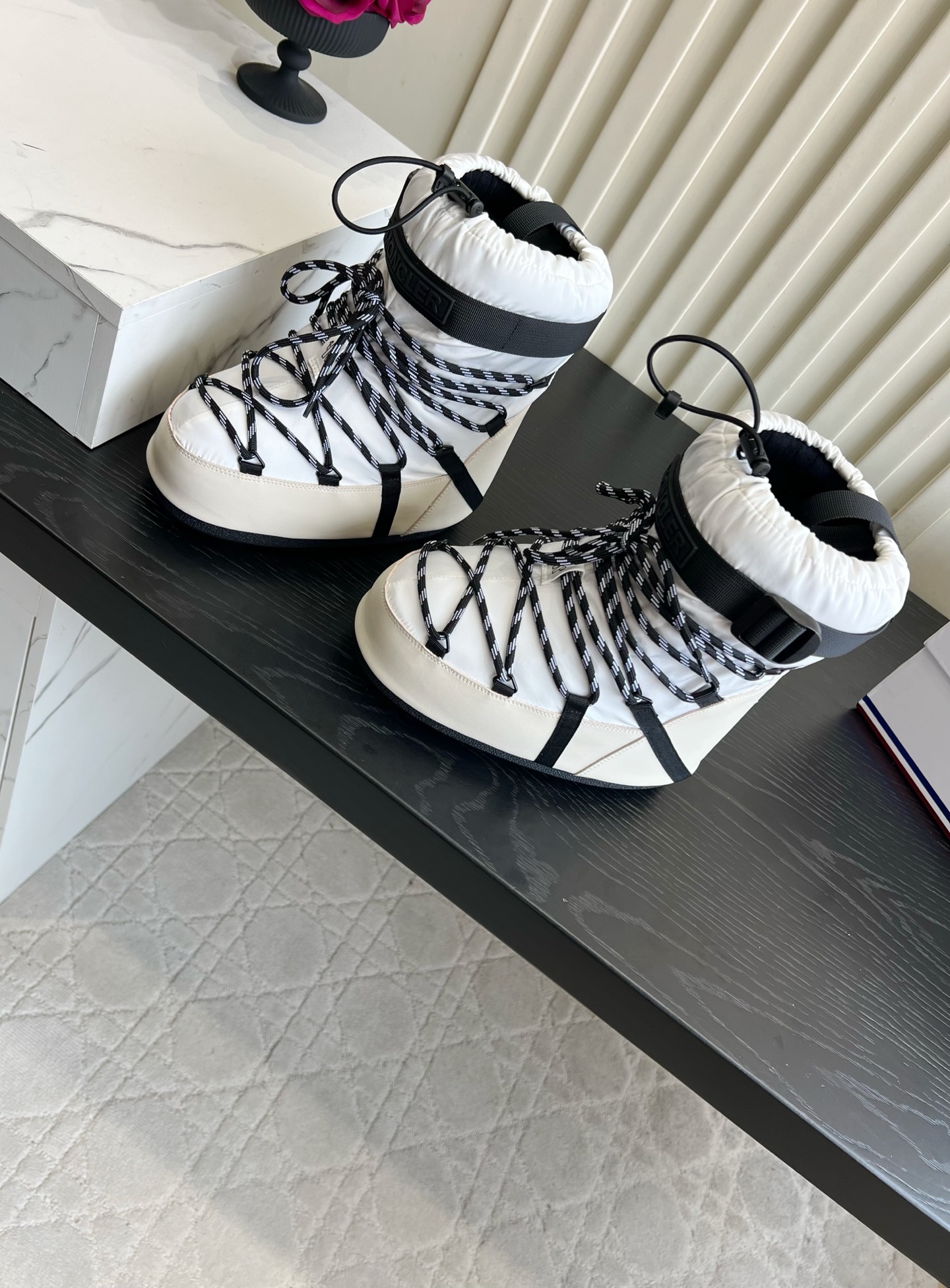 Угги Moncler