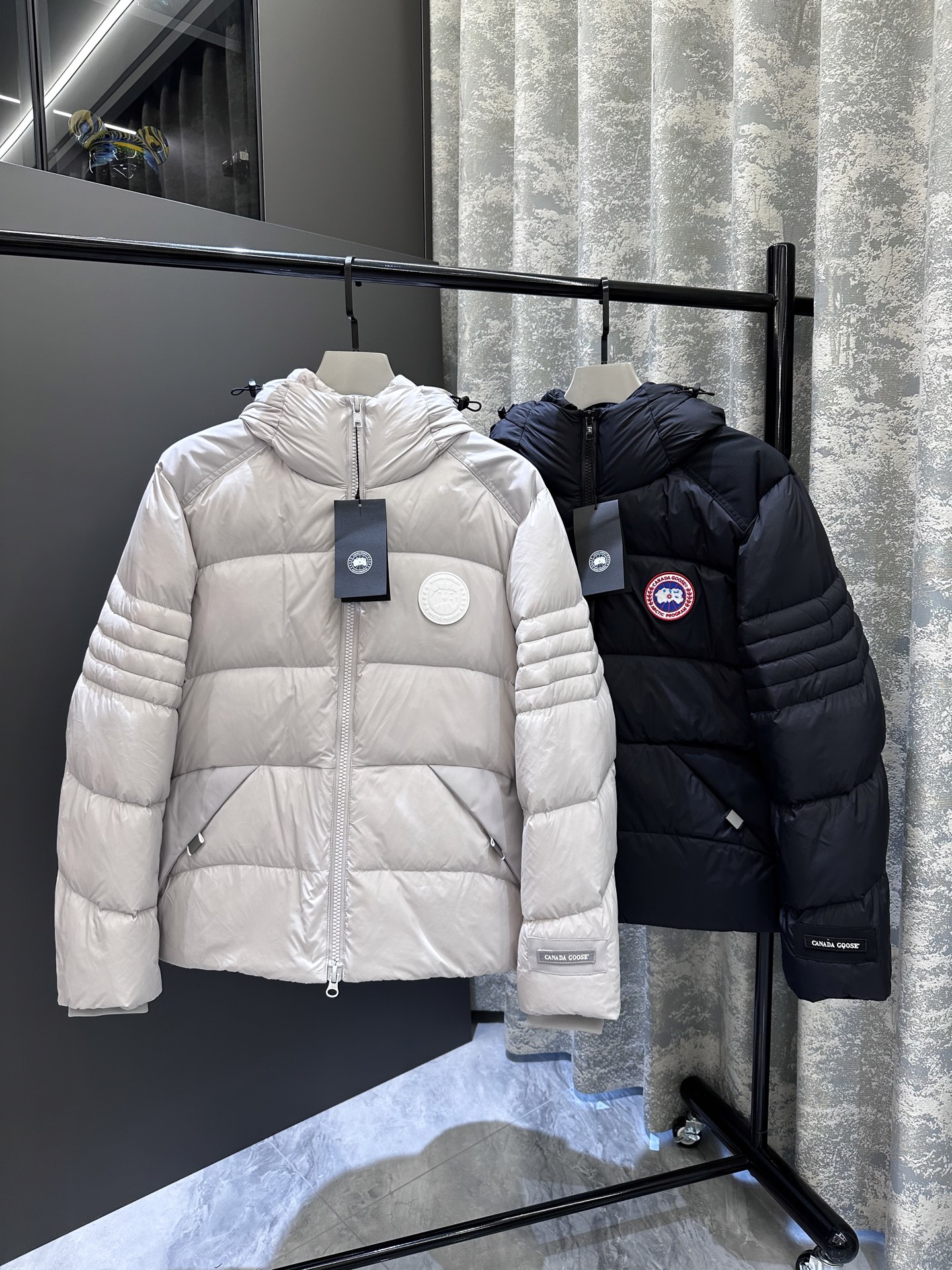 GOOSE加拿大鹅 Crofton纯色连帽拉链户外保暖排骨羽绒服 90绒填充 750蓬松度 田岛绣刺 白