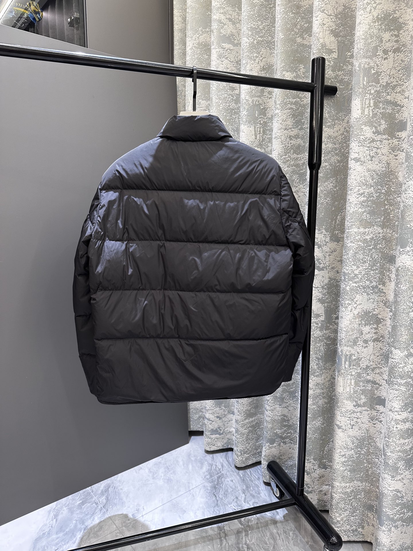 【新品】PR*da2025SS秋冬新品男士立领羽绒服 ‼️‼️PR家族男士商务休闲立领羽绒服外套，台湾意