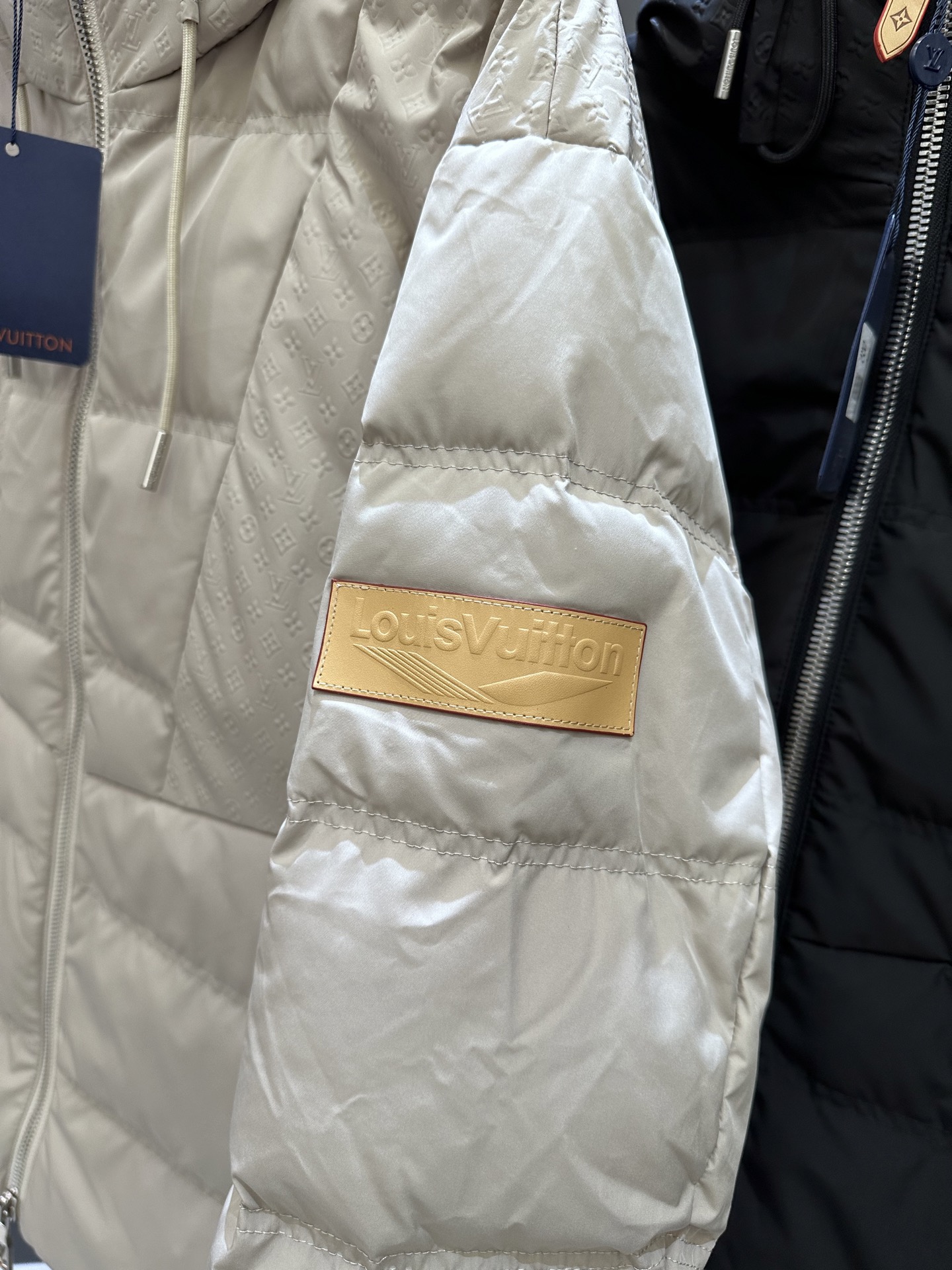 【新品】P 柜台同步发售 2025SS秋冬新品 男士连帽羽绒服，可拆卸连帽设计！贸易公司渠道订单‼️ 本