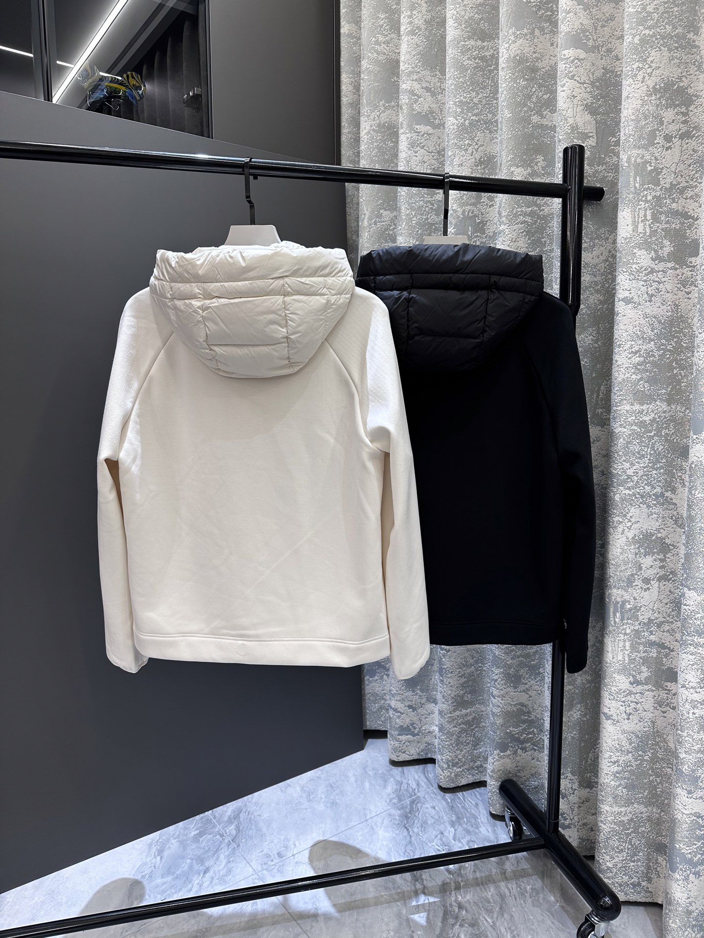 【新品】P ‼️‼️ 男士连帽拉链羽绒服夹克外套、贸易公司渠道货，高端品鉴臻品，顶级罗马尼亚产，25年A