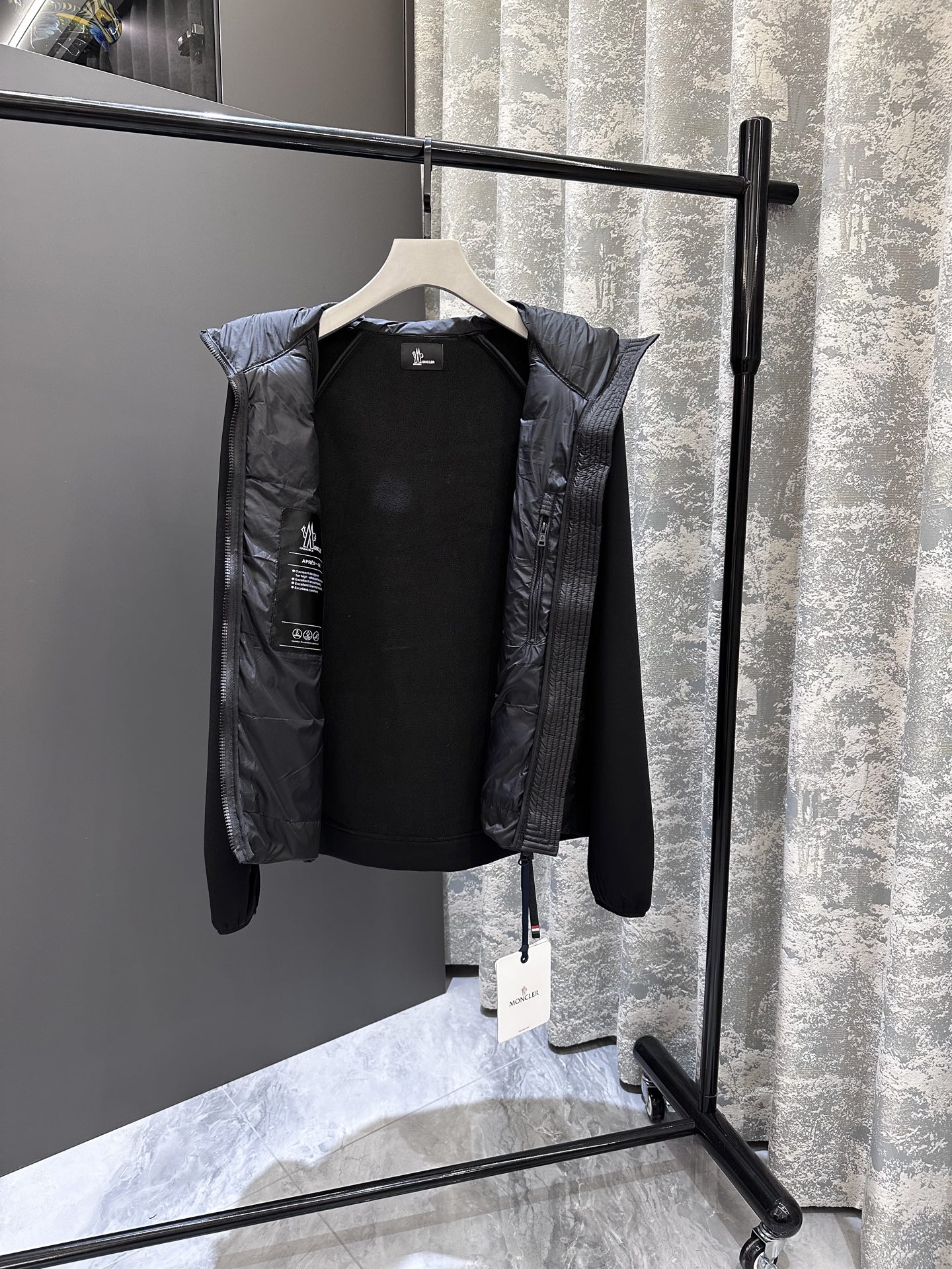 【新品】P ‼️‼️ 男士连帽拉链羽绒服夹克外套、贸易公司渠道货，高端品鉴臻品，顶级罗马尼亚产，25年A