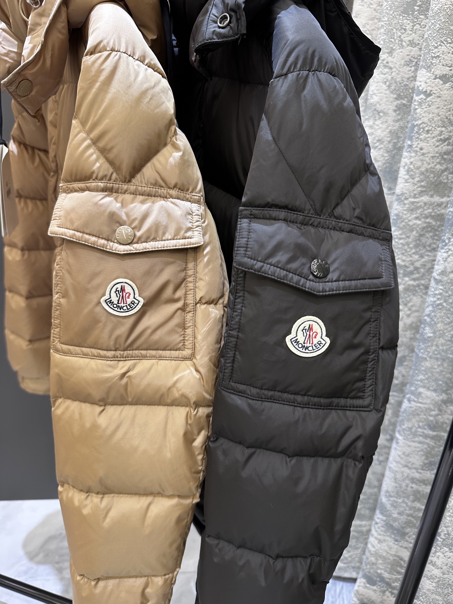 P 贸易公司渠道货，Mon可拆卸连帽经典哑光玛雅系列，超人气爆款！该款羽绒服属于MON家族的 王牌担当，