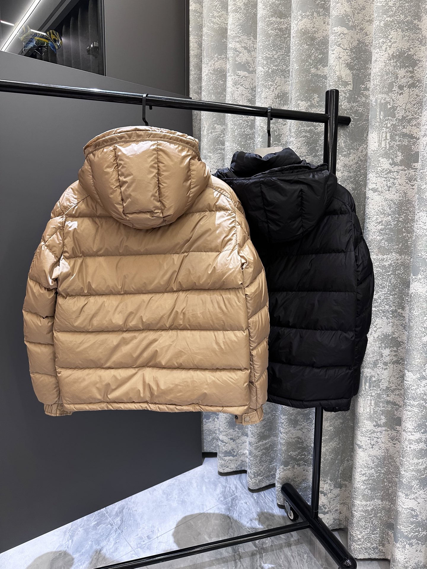 P 贸易公司渠道货，Mon可拆卸连帽经典哑光玛雅系列，超人气爆款！该款羽绒服属于MON家族的 王牌担当，