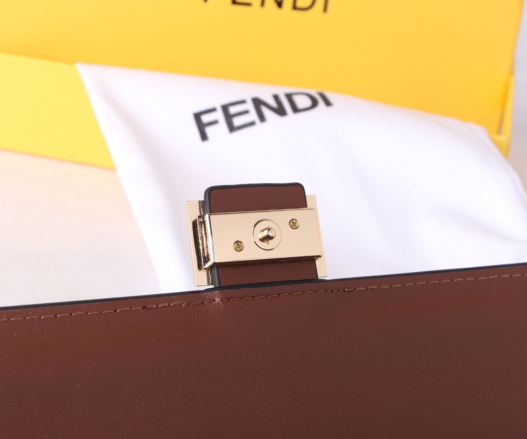 Fendi Black/Brown Leather Wallet: P198, F6001, 19*10.5*3.5, Imported Cattle Skin. - 图片 8