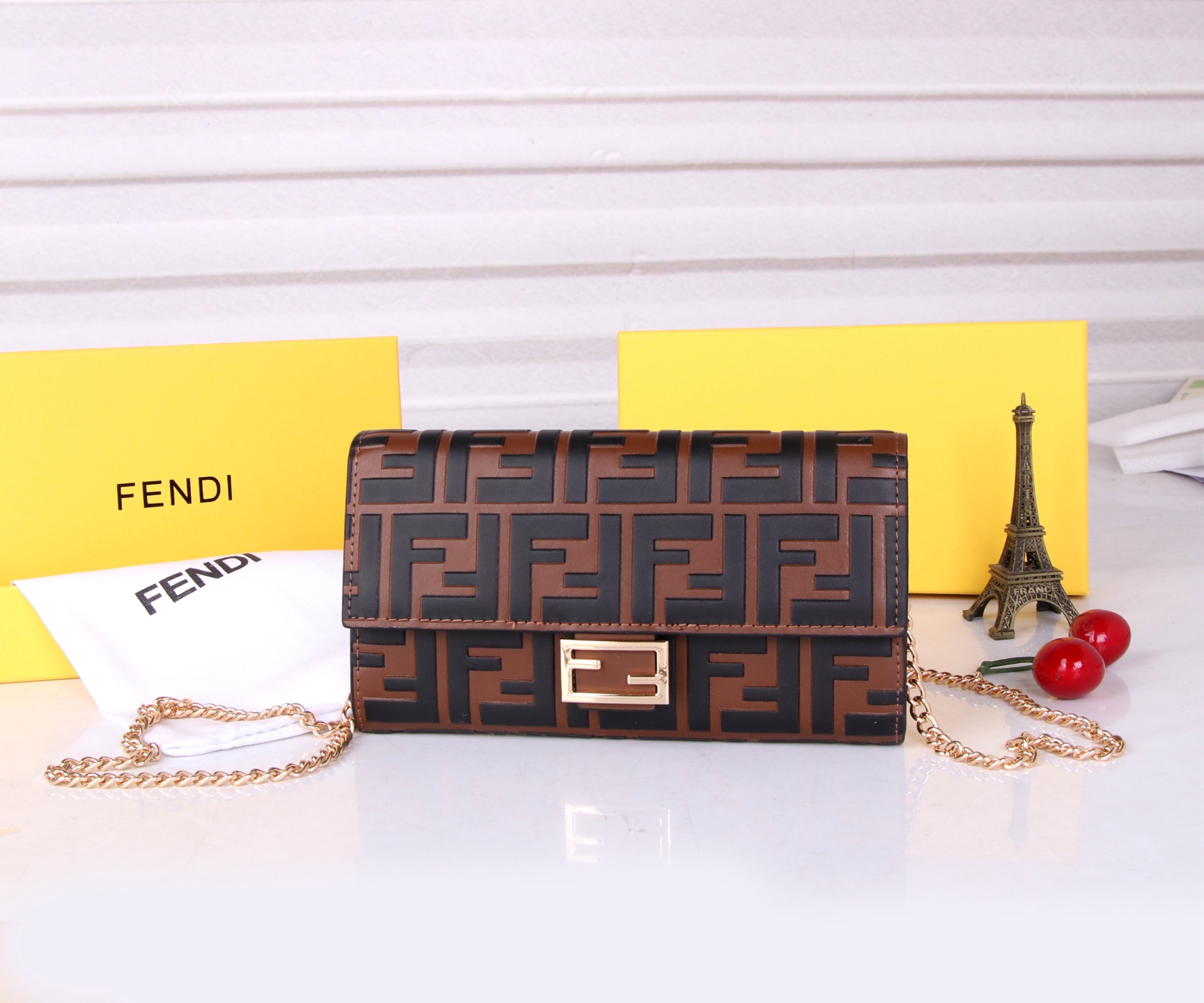 Fendi Black/Brown Leather Wallet: P198, F6001, 19*10.5*3.5, Imported Cattle Skin. - 图片 2