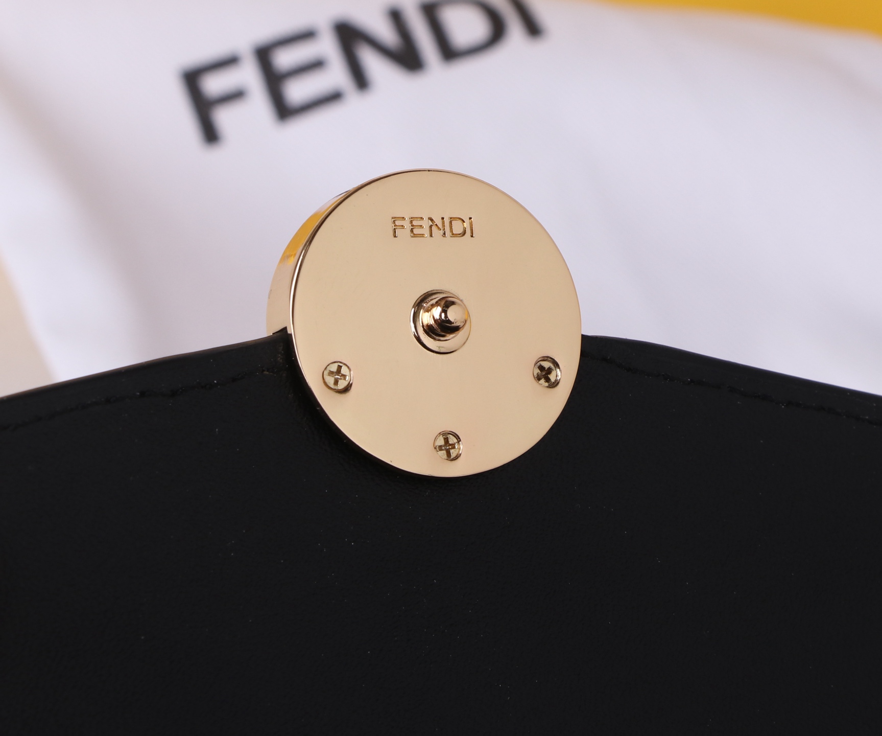 Fendi Black/Brown Leather Wallet: Premium Imported Leather, Synchronized Counters, Compact Design - 图片 7