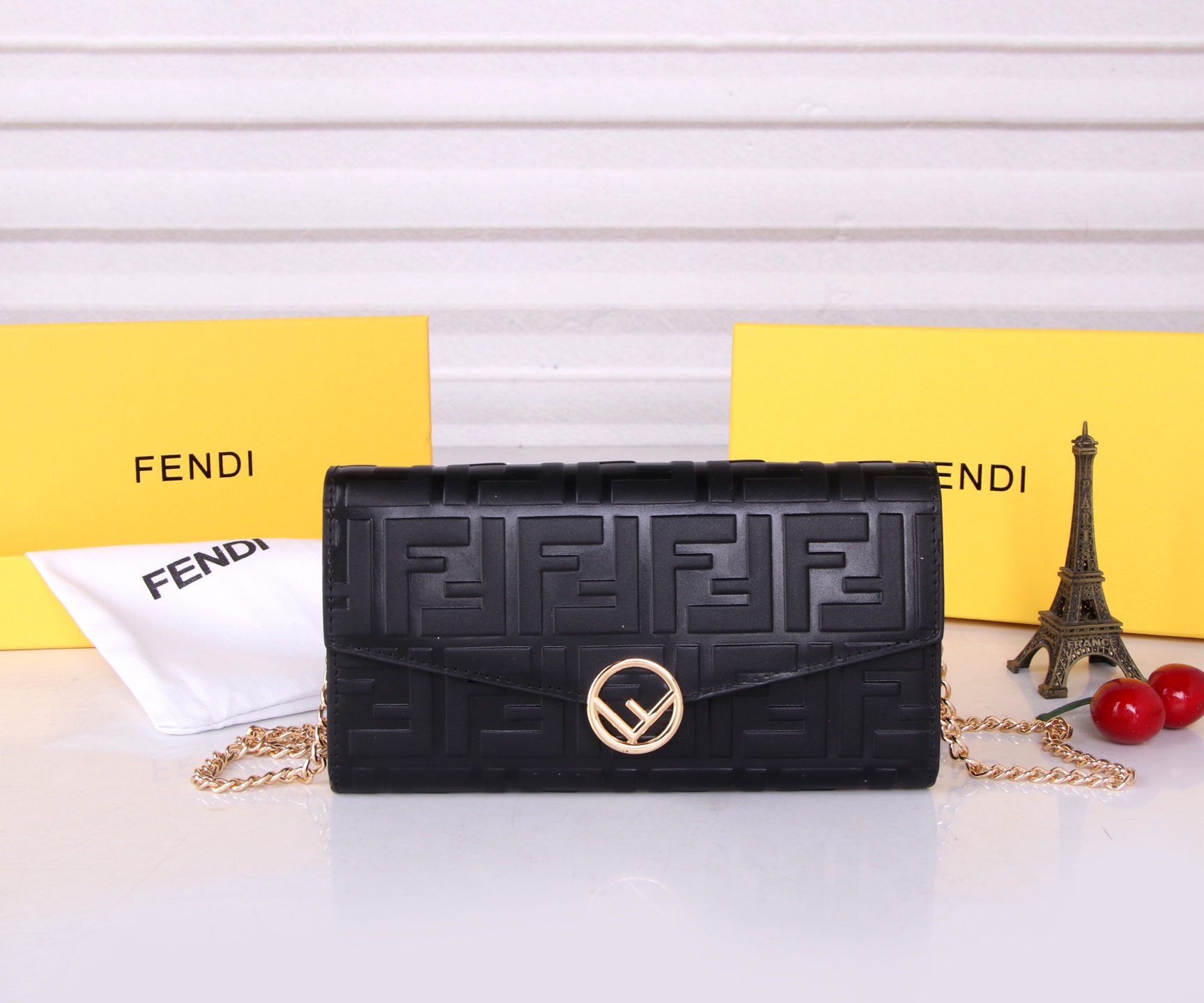 Fendi Black/Brown Leather Wallet: Premium Imported Leather, Synchronized Counters, Compact Design - 图片 1