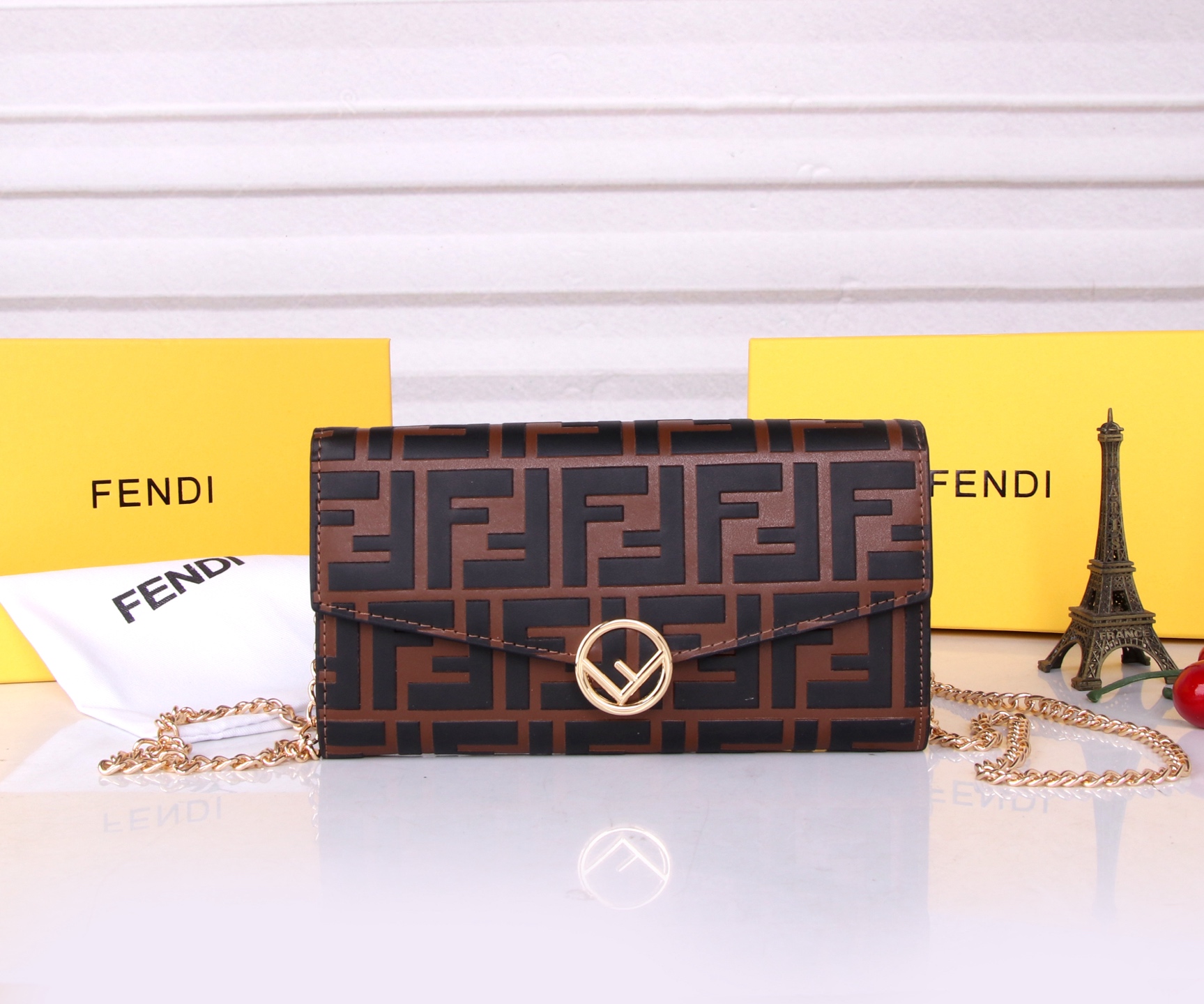Fendi Black/Brown Leather Wallet with Synchronized Counters and Top-Grade Material - 图片 1