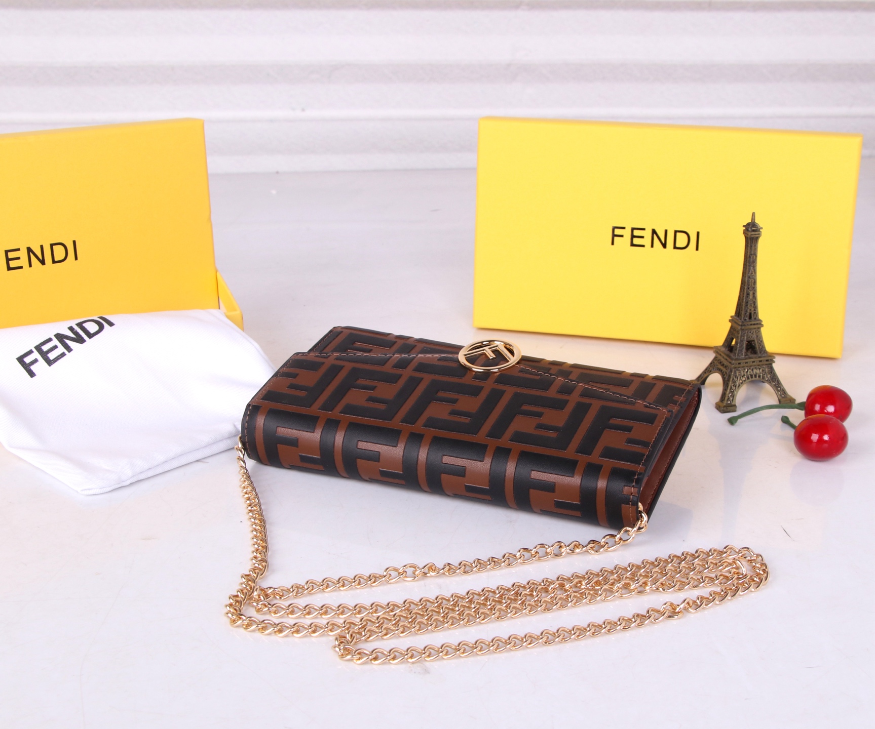 Fendi Black/Brown Leather Wallet with Synchronized Counters and Top-Grade Material - 图片 6