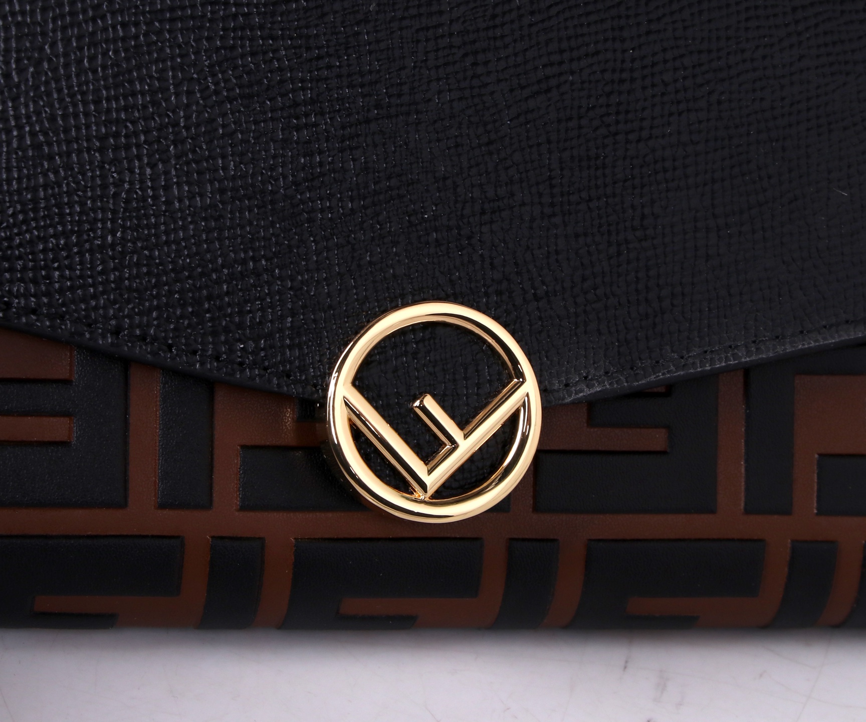 Fendi Black/Brown Leather Wallet with Synchronised Counter – P198 Details - 图片 3