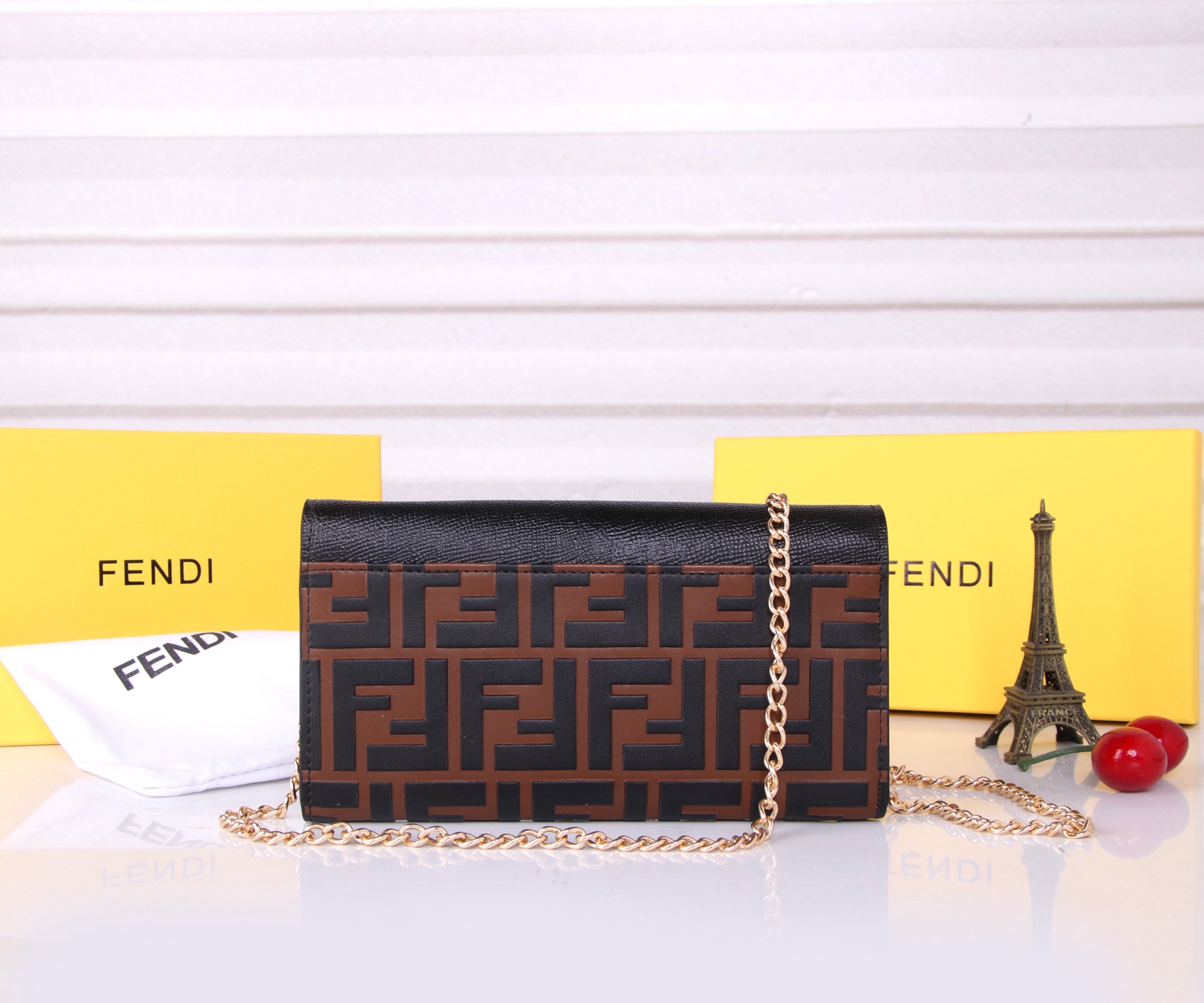 Fendi Black/Brown Leather Wallet with Synchronised Counter – P198 Details - 图片 4