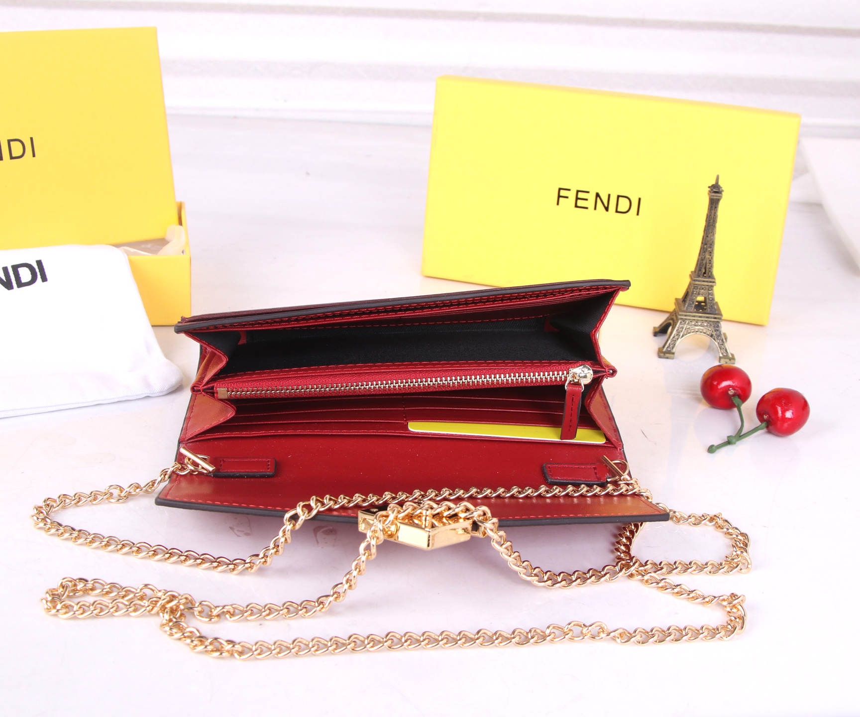 Fendi Leather Wallet with Gold Detailing and Multiple Colors – P198 - 图片 9