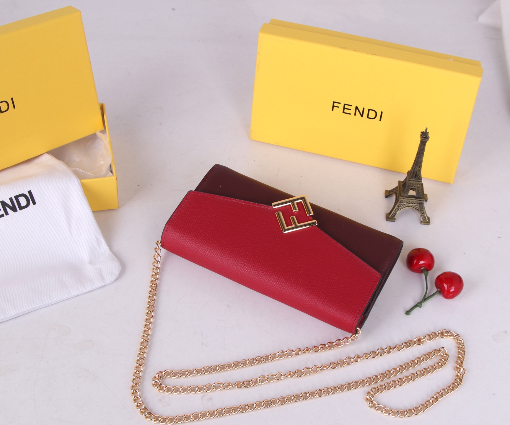 Fendi Leather Wallet with Gold Detailing and Multiple Colors – P198 - 图片 6