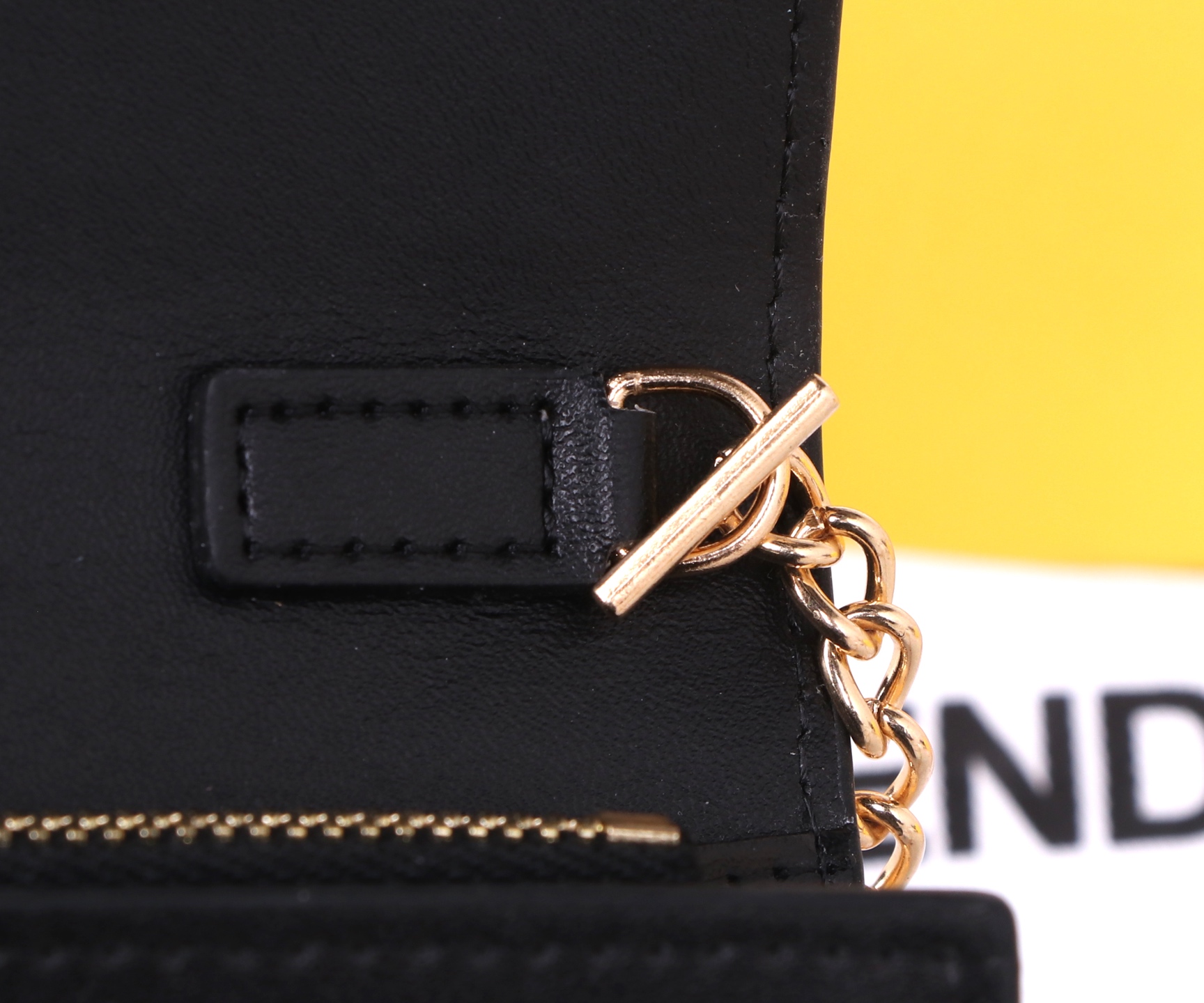Fendi Leather Wallet: Black, Wine Red, Almond, Green, Gray, Black Brown - 图片 8