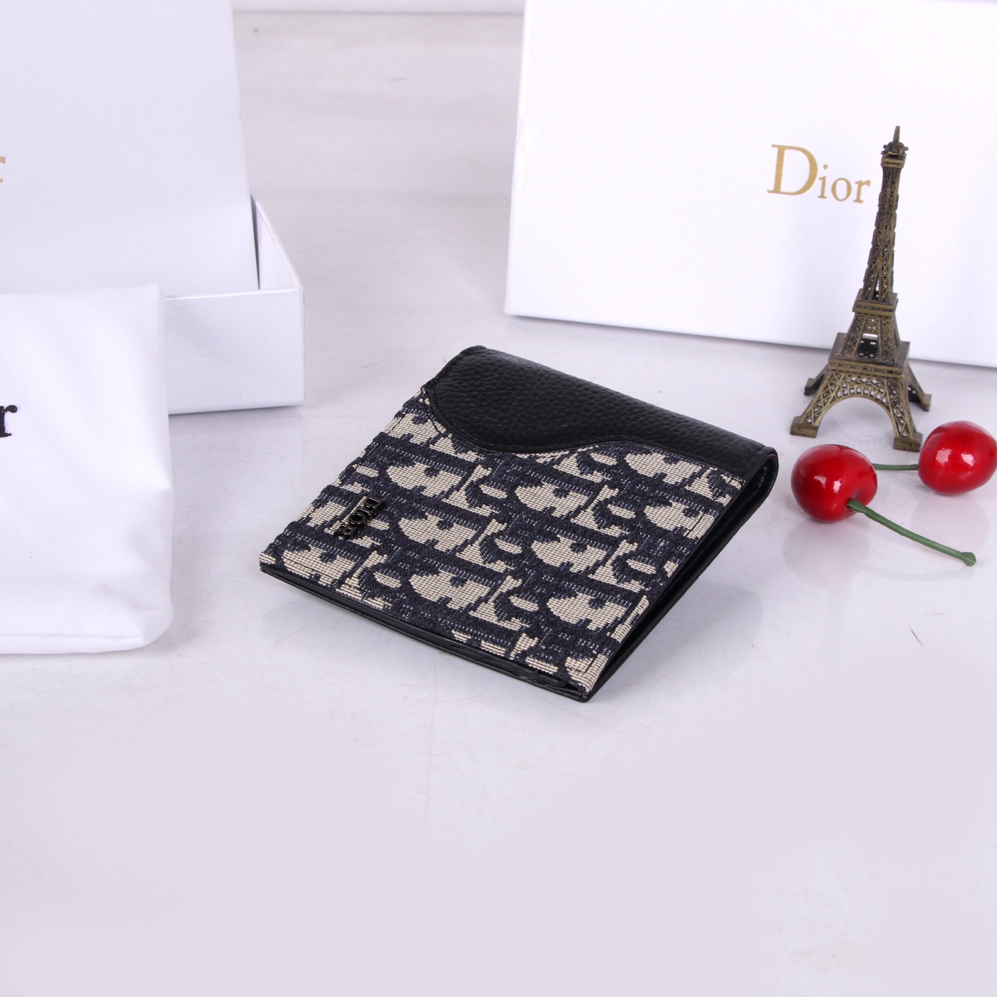 Dior Black Wallet: Officially Synchronized Fine Handmade Production for Men and Women - 图片 3