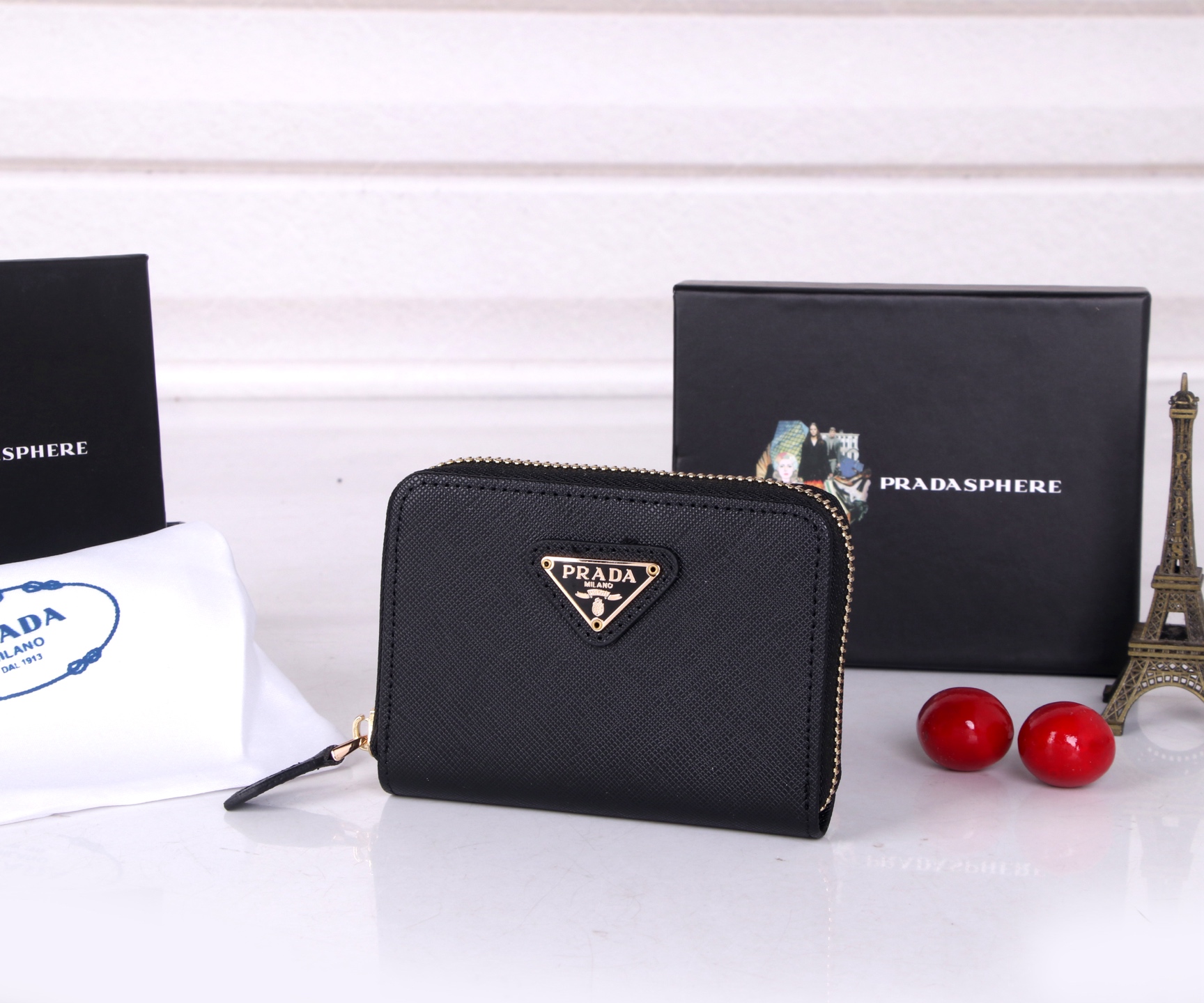 PRADA Black Leather Wallet: LM1123, 10*8 cm, Top-Quality Material and Craftsmanship - 图片 3