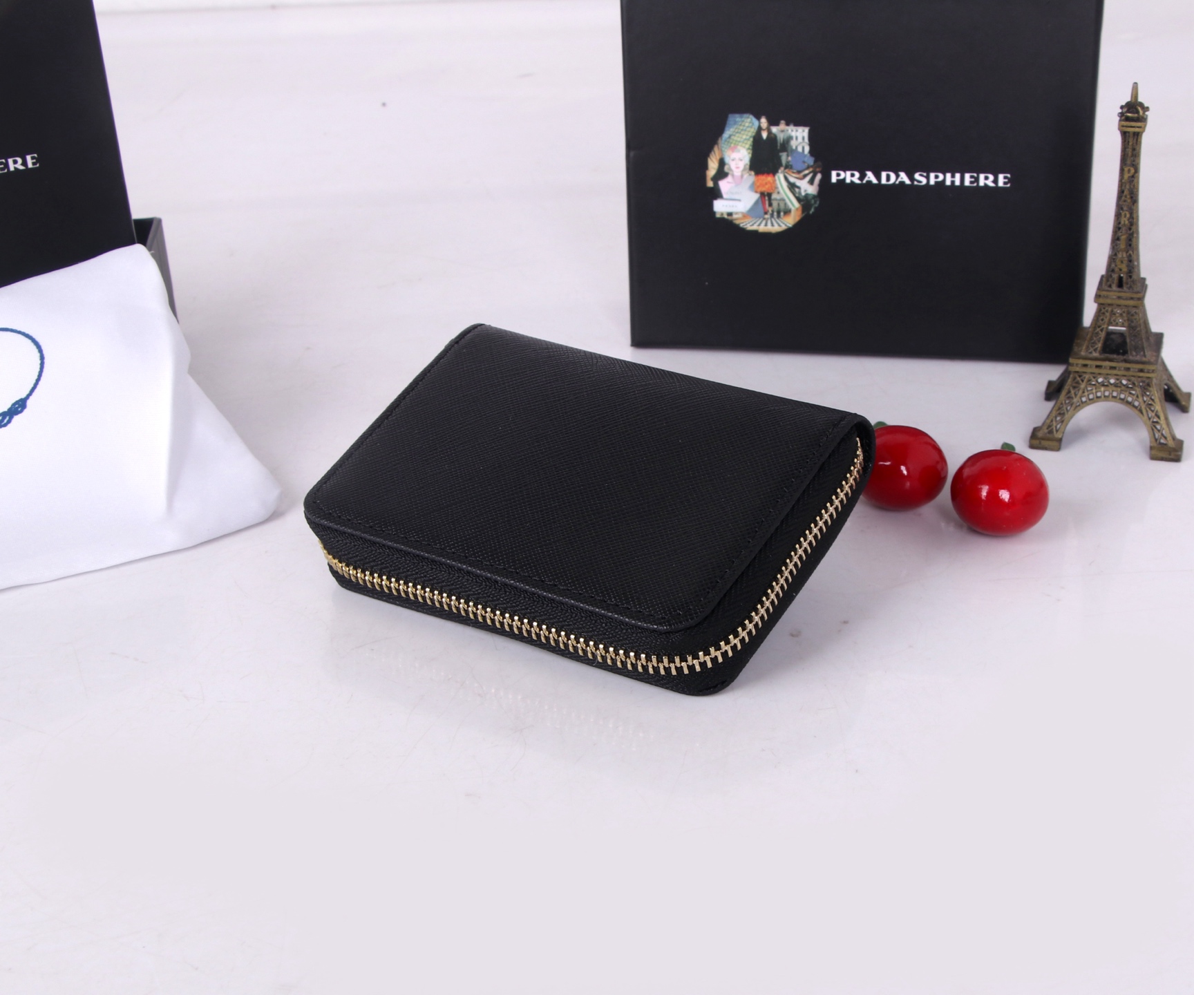PRADA Black Leather Wallet: LM1123, 10*8 cm, Top-Quality Material and Craftsmanship - 图片 6