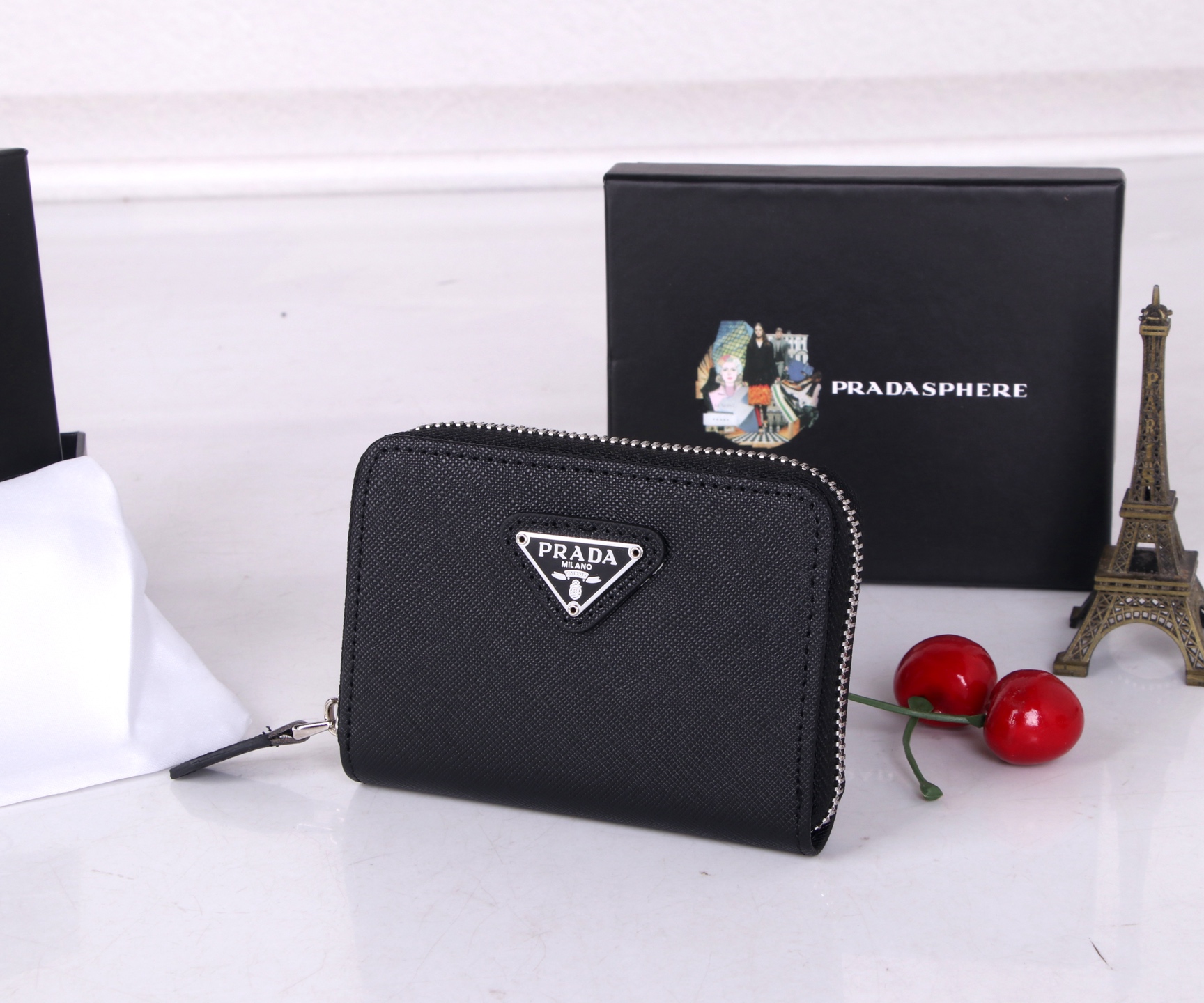“PRADA Black Leather Wallet with Top-Class Cow Skin and Hardware Accessories” - 图片 3