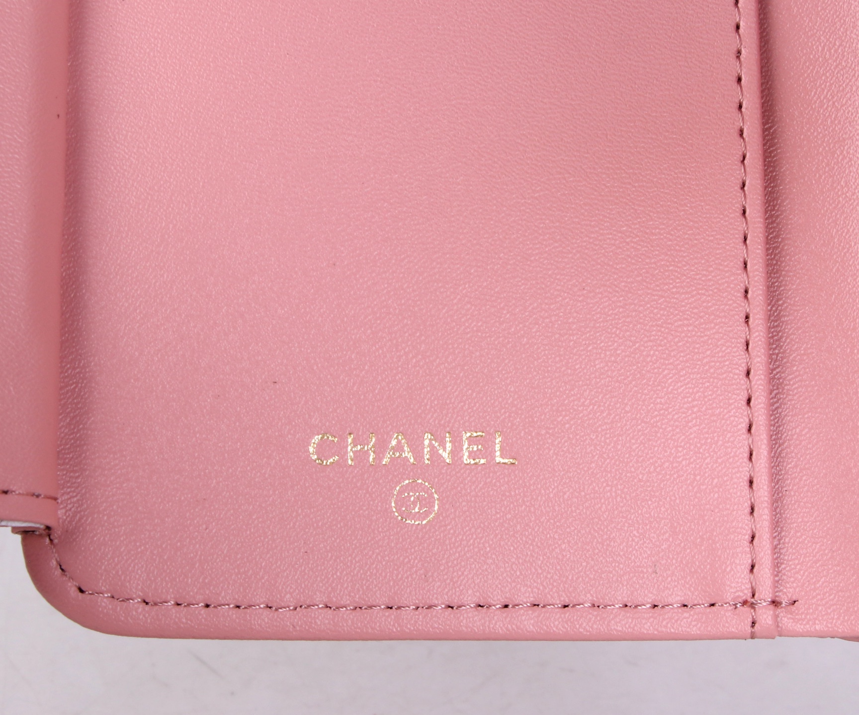 Chanel Black and Pink Sheepskin Multi-Purpose Purse – Compact, Stylish, and Practical - 图片 7