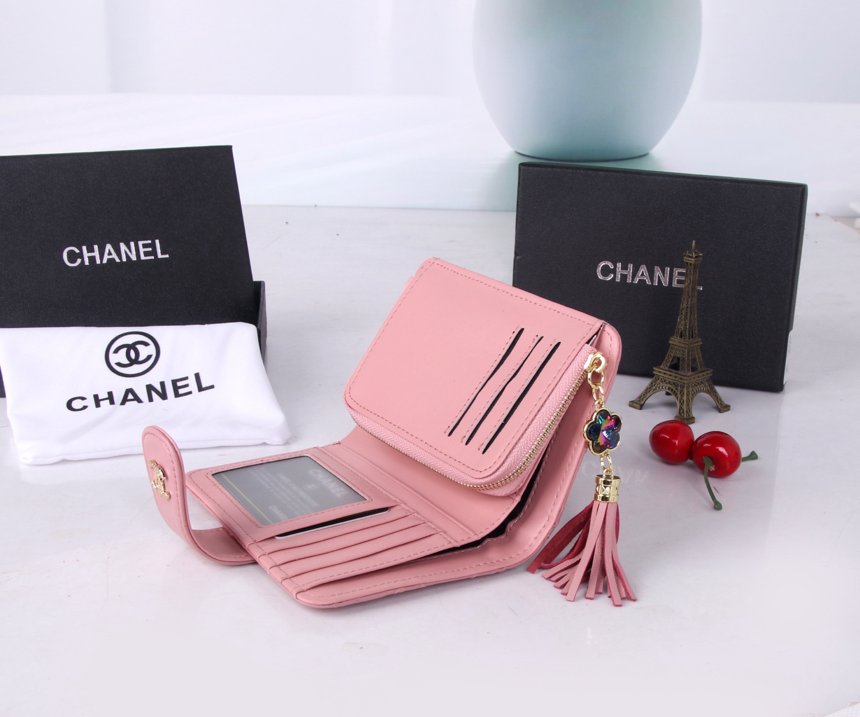Chanel Black and Pink Sheepskin Multi-Purpose Purse – Compact, Stylish, and Practical - 图片 8
