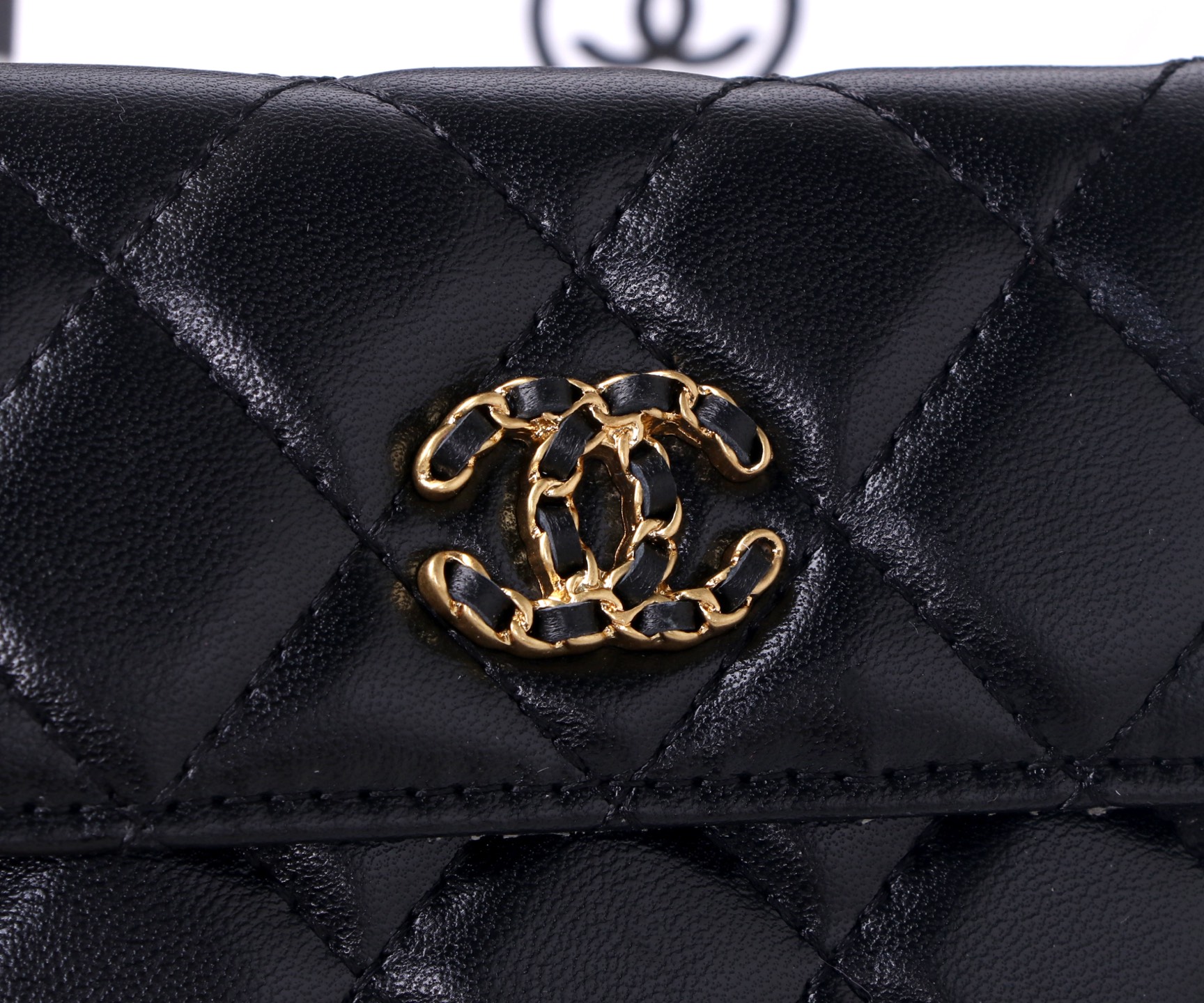 Chanel Black and Red Multi-Purpose Trim Purse with Fine Workmanship - 图片 9