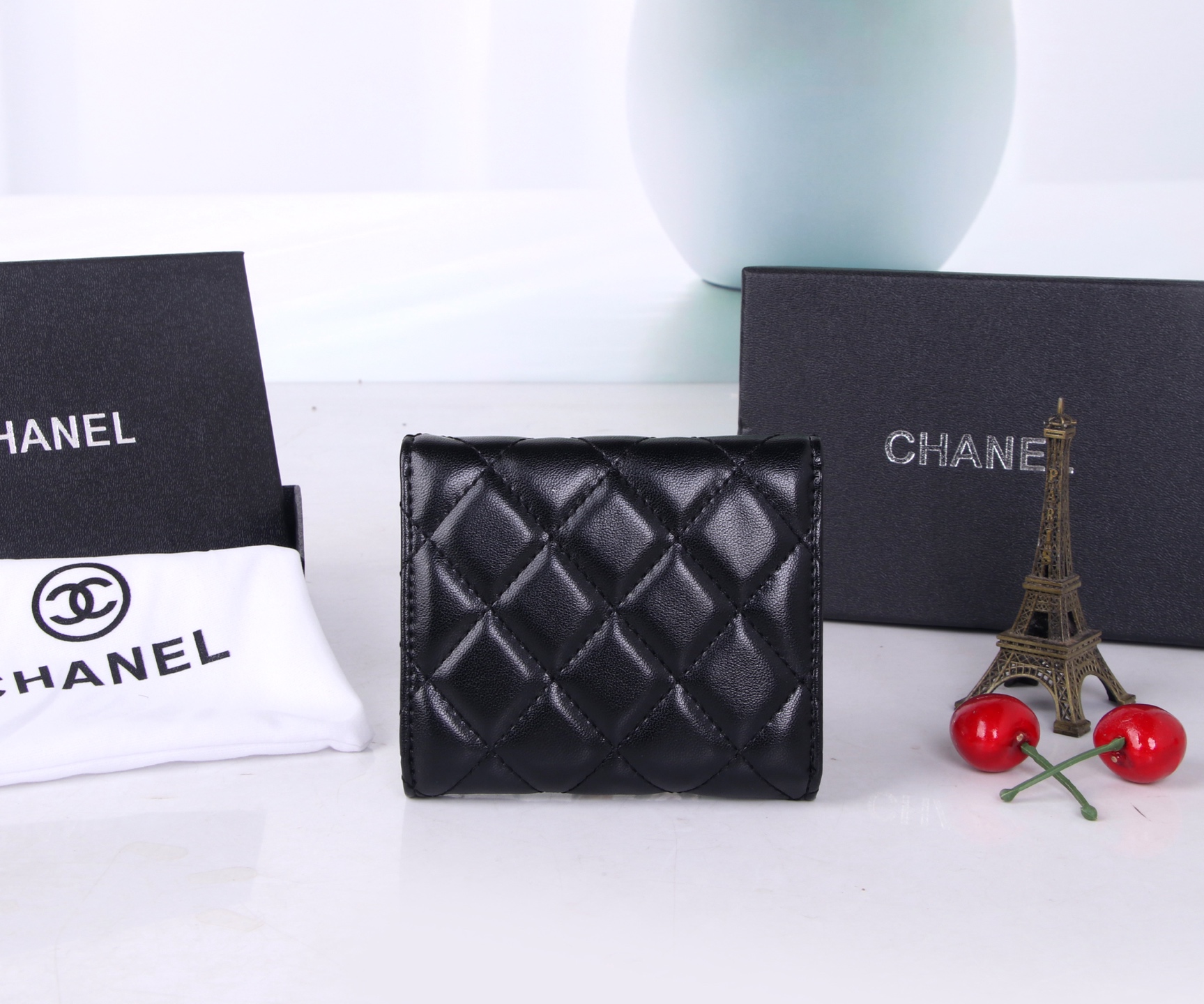 Chanel Black and Red Multi-Purpose Trim Purse with Fine Workmanship - 图片 2