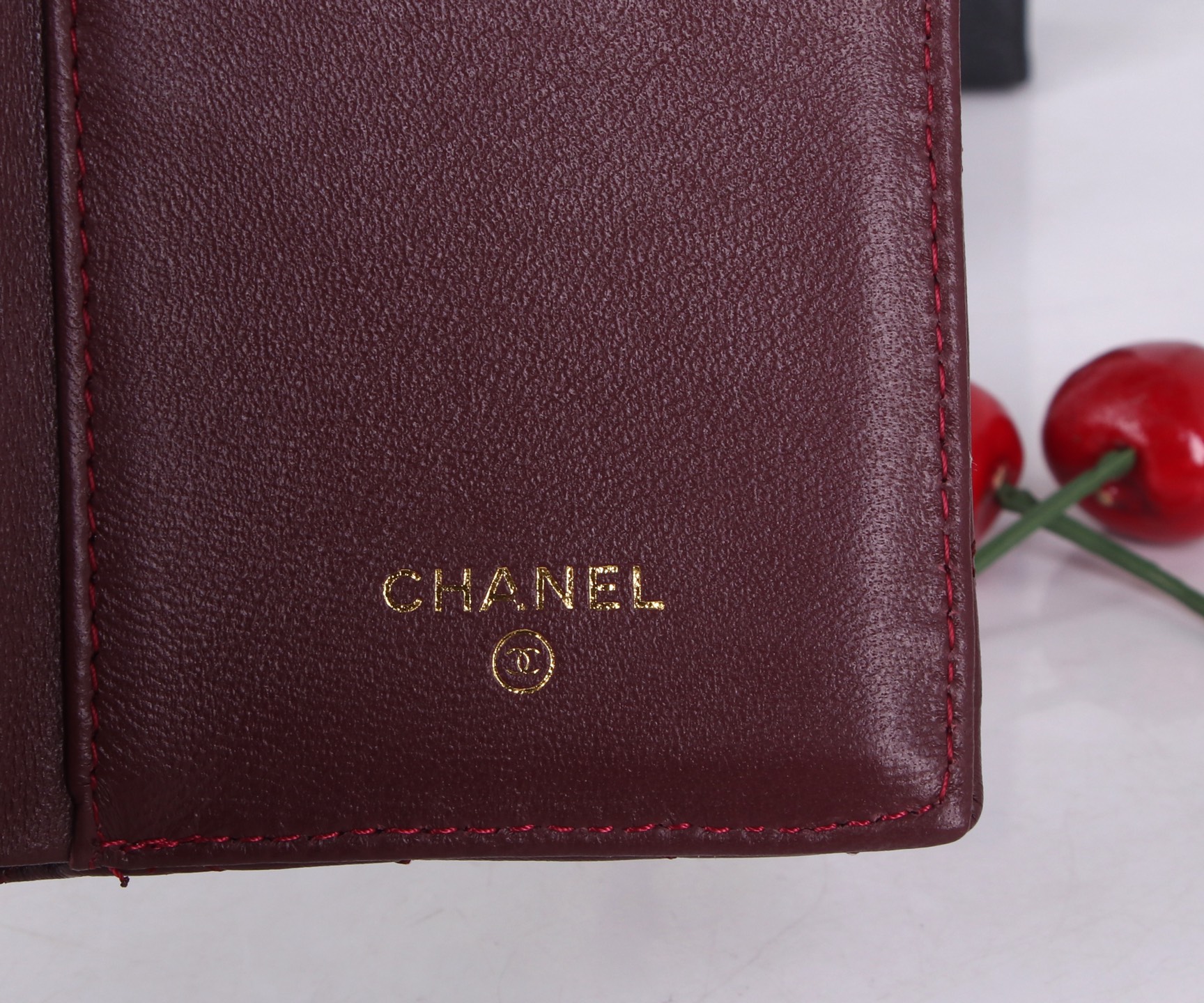 Chanel Black and Red Leather Trim Purse – Multi-Purpose and Practical - 图片 5