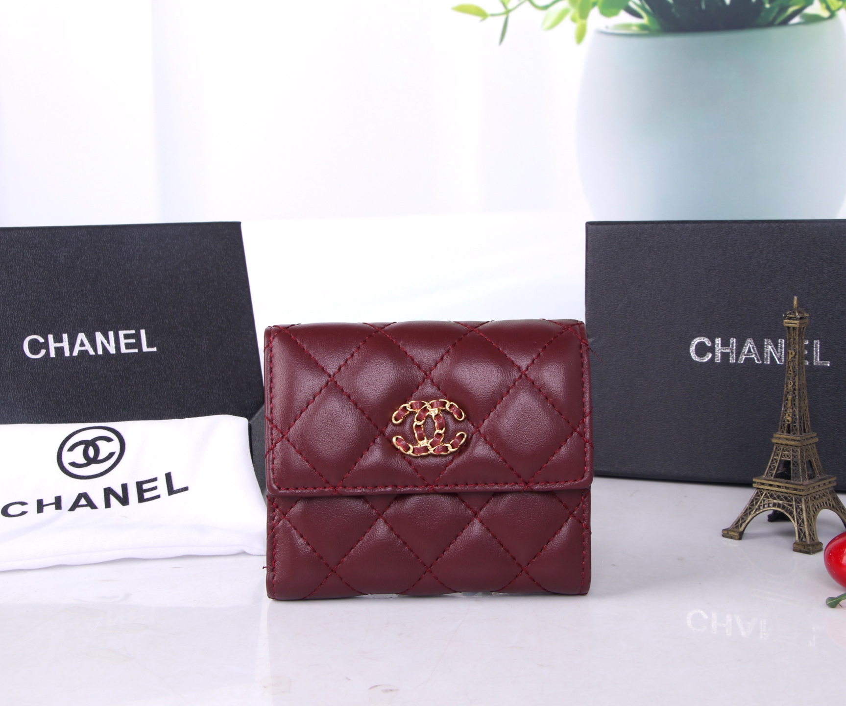 Chanel Black and Red Leather Trim Purse – Multi-Purpose and Practical