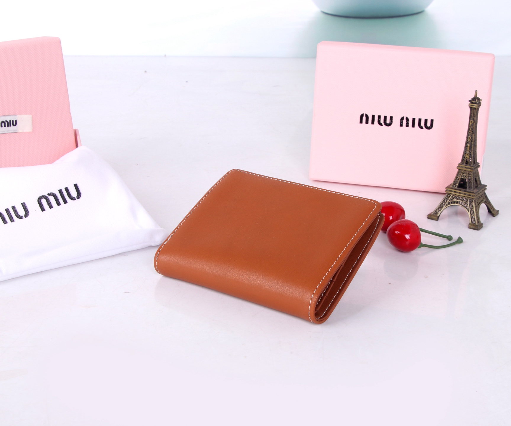 Miumiu Head Pelt Small Purse – Fashionable and Multipurpose in Black, Brown, Blue - 图片 5