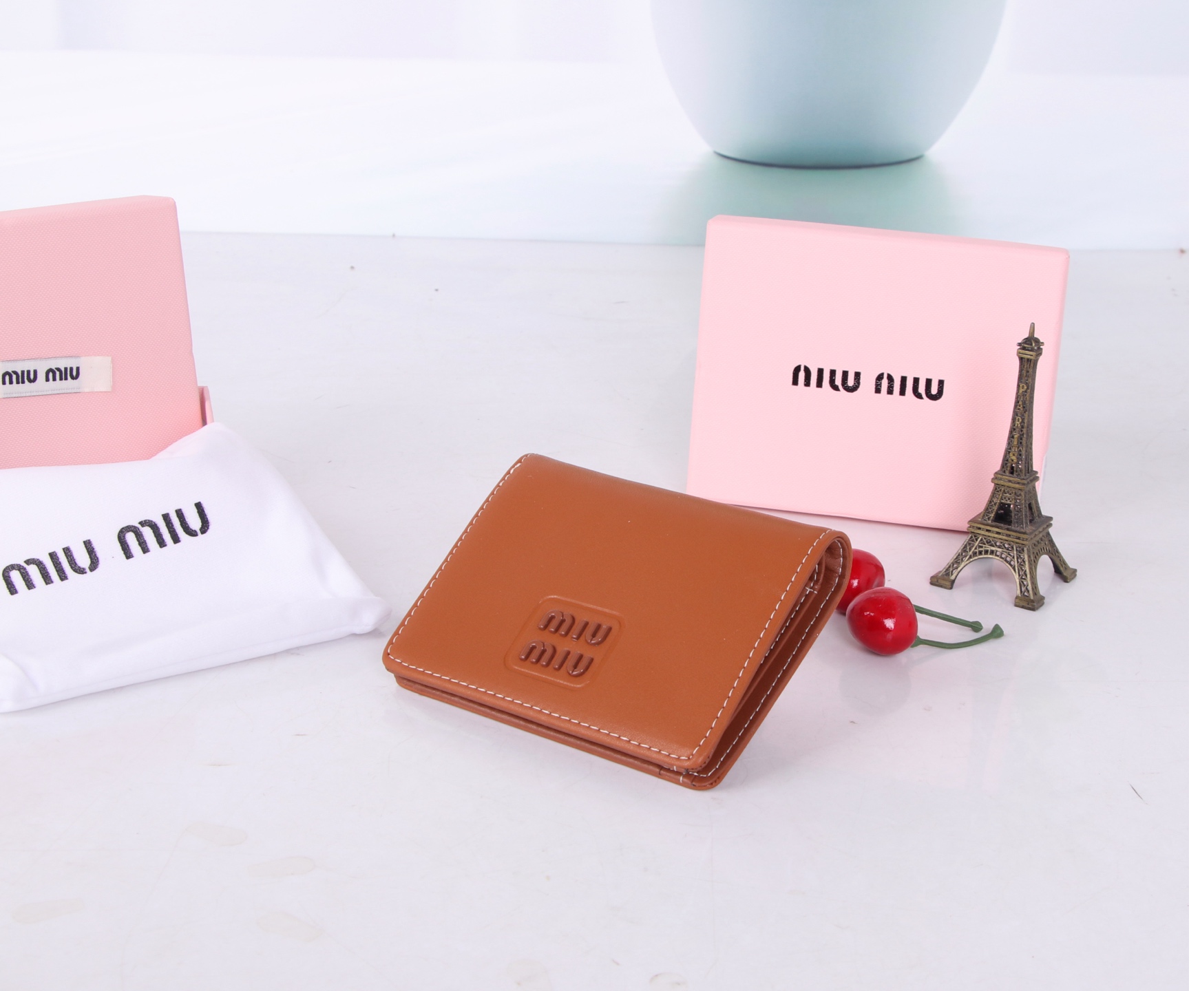 Miumiu Head Pelt Small Purse – Fashionable and Multipurpose in Black, Brown, Blue - 图片 3