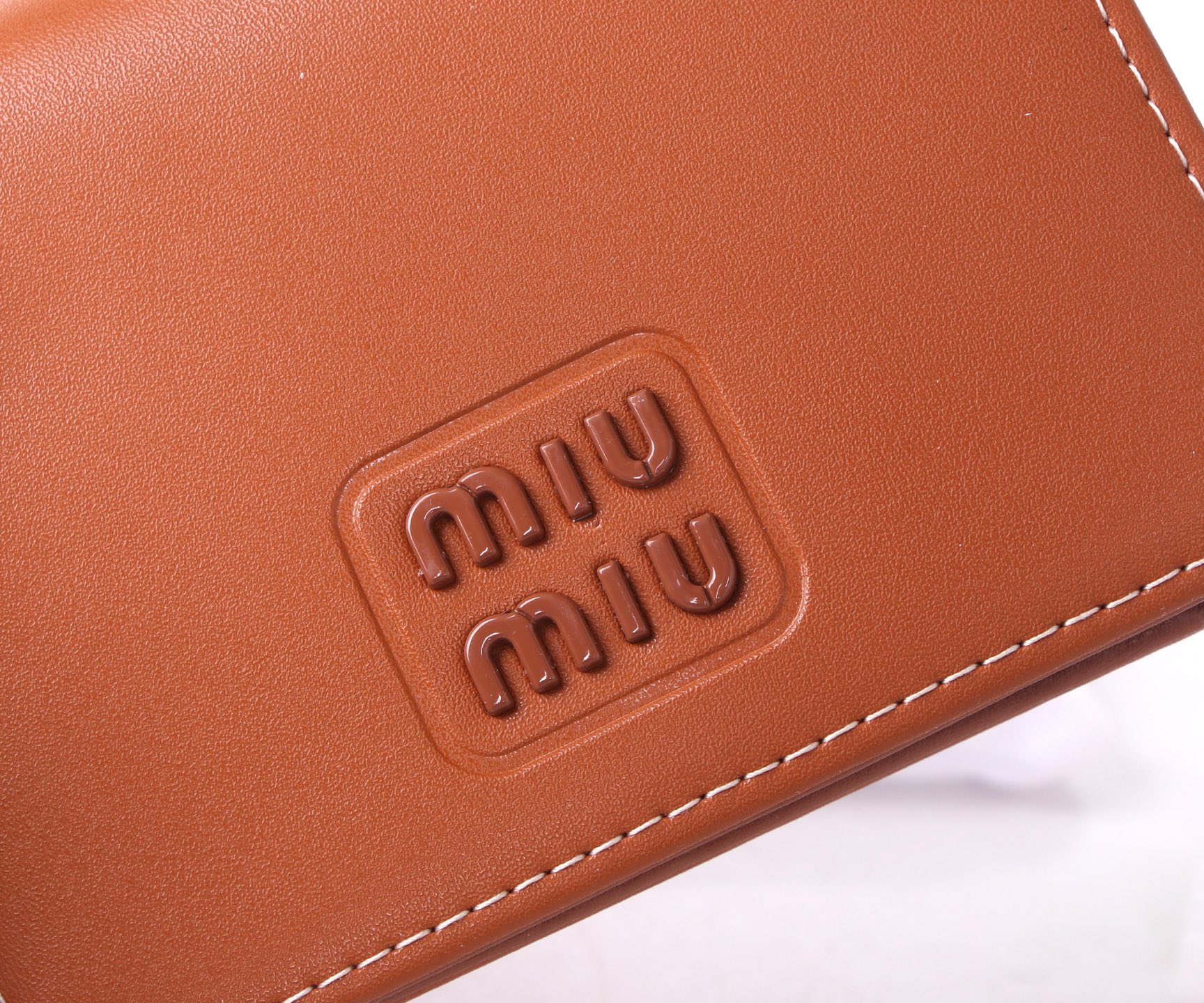Miumiu Head Pelt Small Purse – Fashionable and Multipurpose in Black, Brown, Blue - 图片 4
