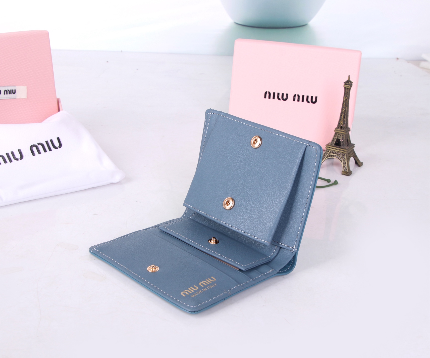 Miumiu Multipurpose Purse: Stylish and Compact with High-Quality Design - 图片 7