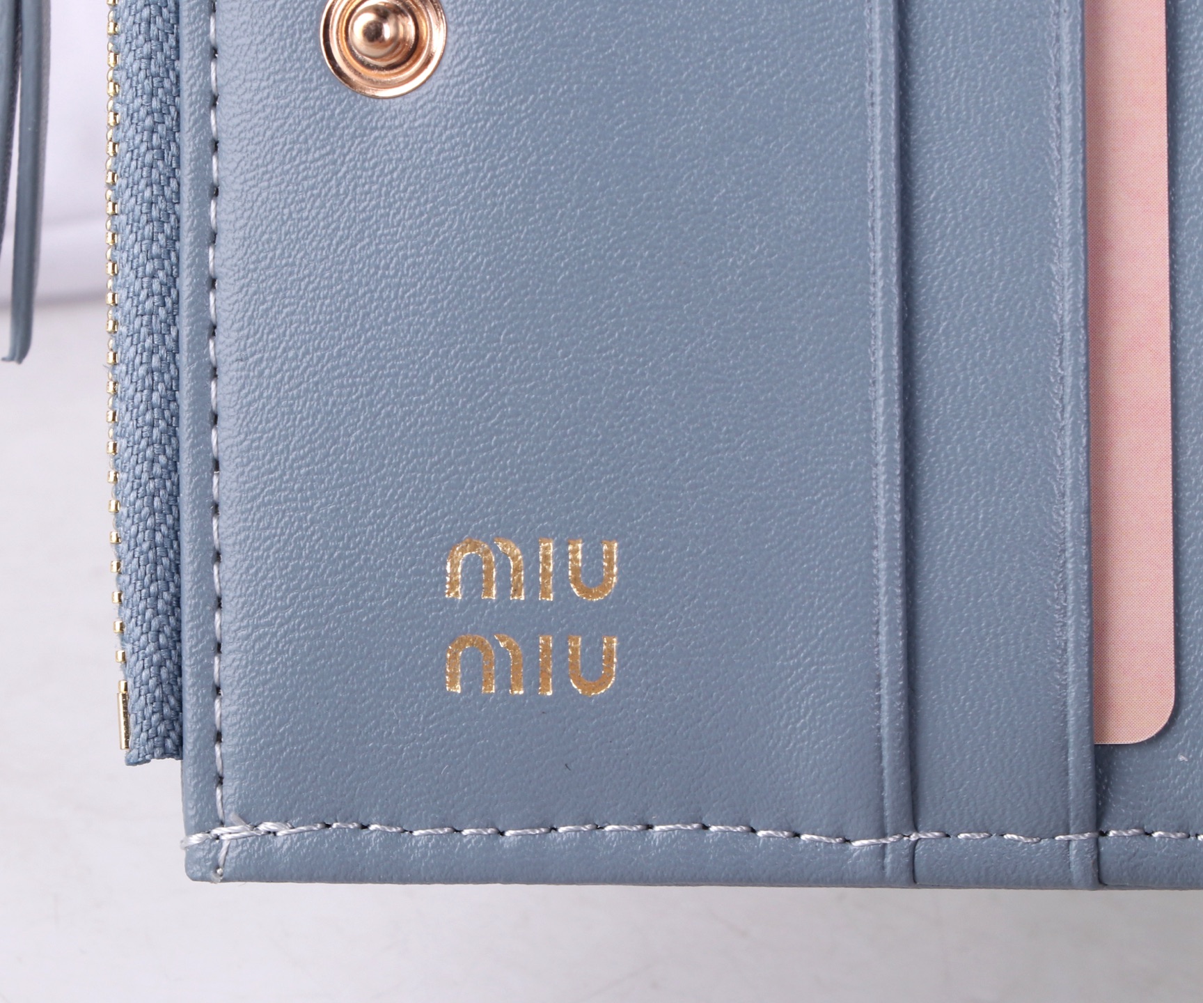 Miumiu Thermal Flower-Stamped Lambskin Bag in Black, Pink, and Blue, 11.5*10*3 - 图片 7