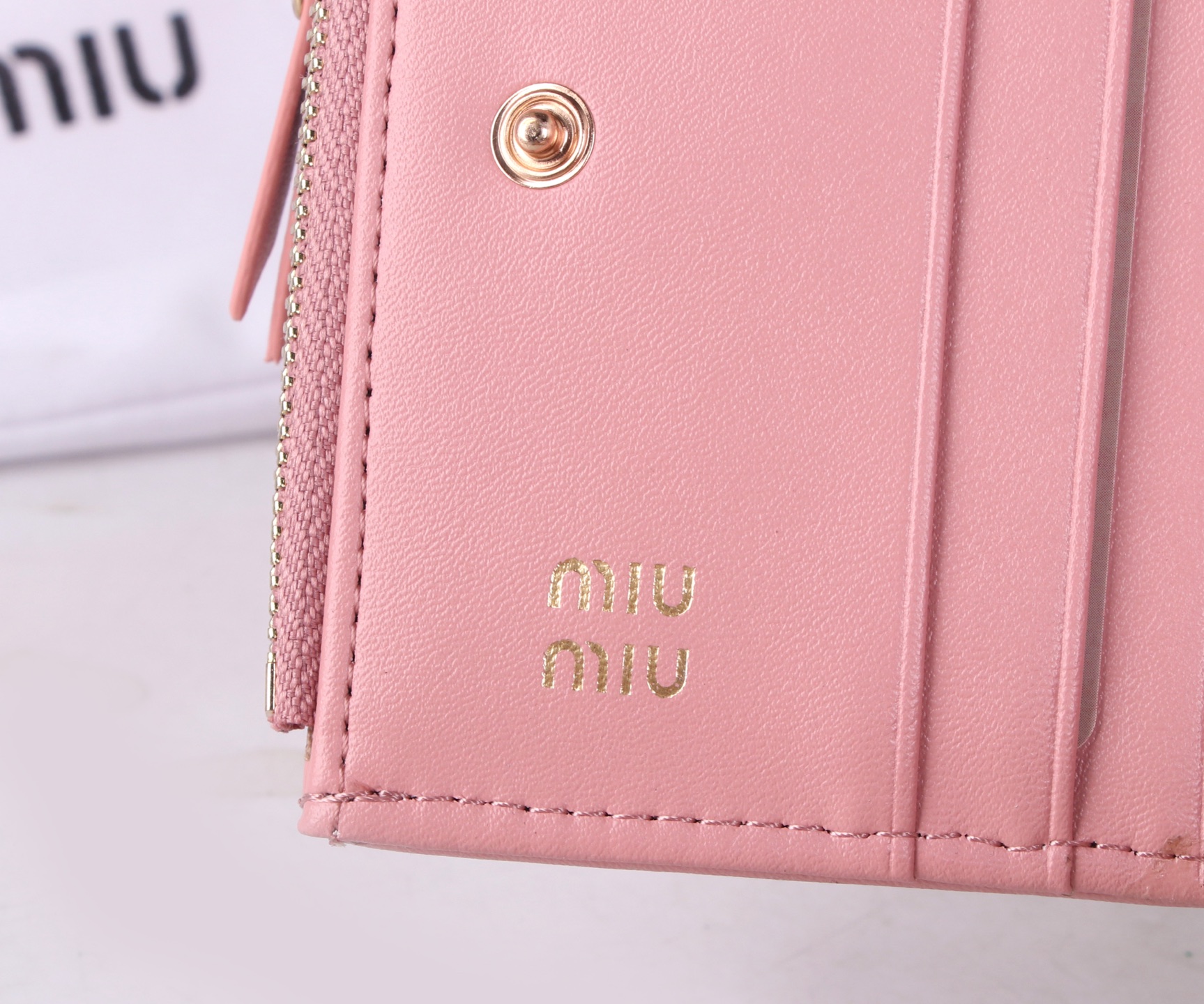 Miumiu Thermal Lambskin Bag: Black, Pink, Blue, Classic Flower Design, 11.5*10*3 Dimensions - 图片 8