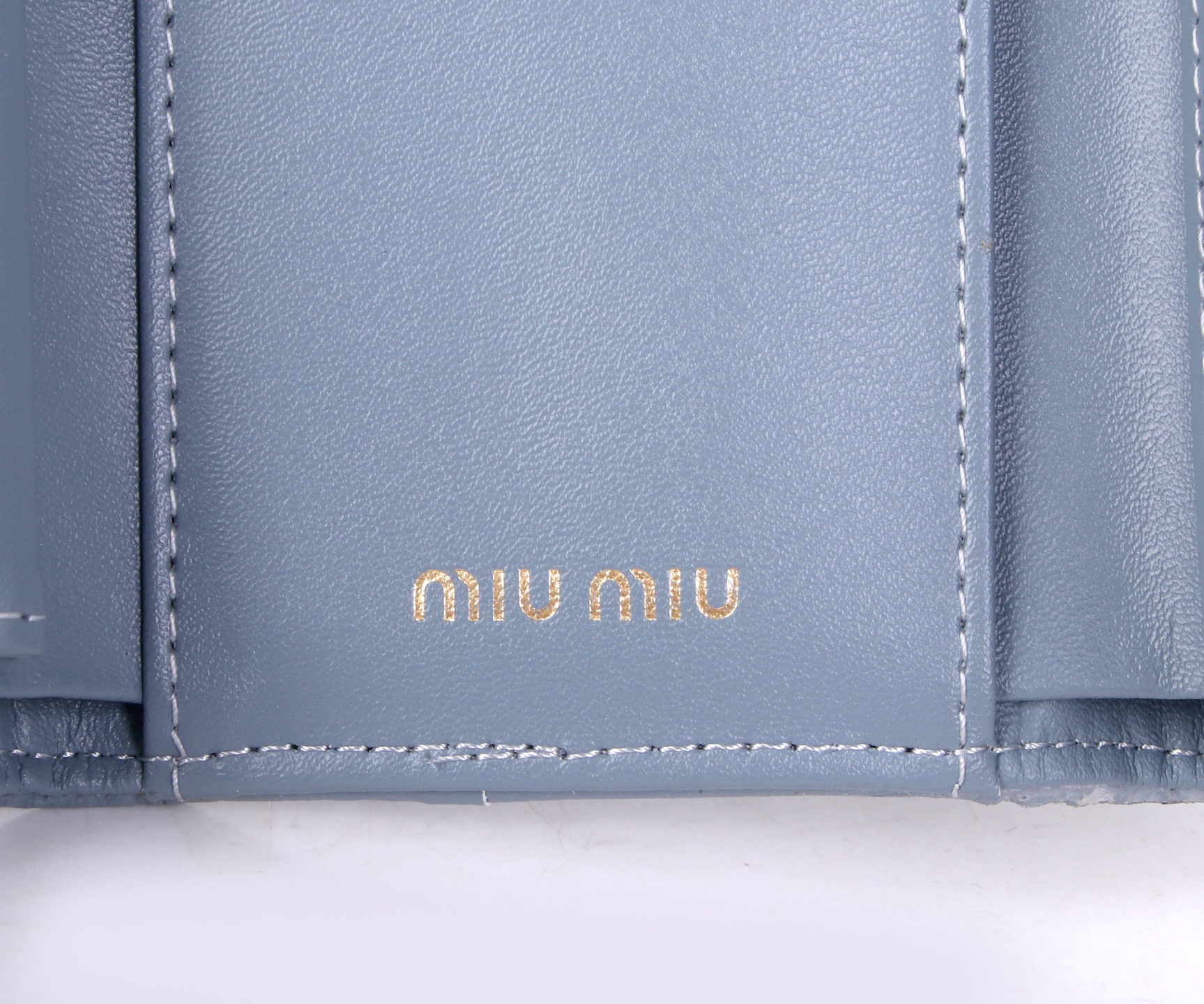 Miumiu Thermal Lambskin Bag: Classic Flower Design, Various Colors, Compact Size - 图片 8