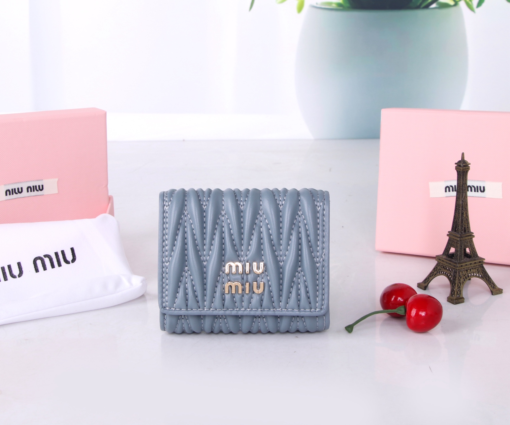Miumiu Thermal Lambskin Bag: Classic Flower Design, Various Colors, Compact Size