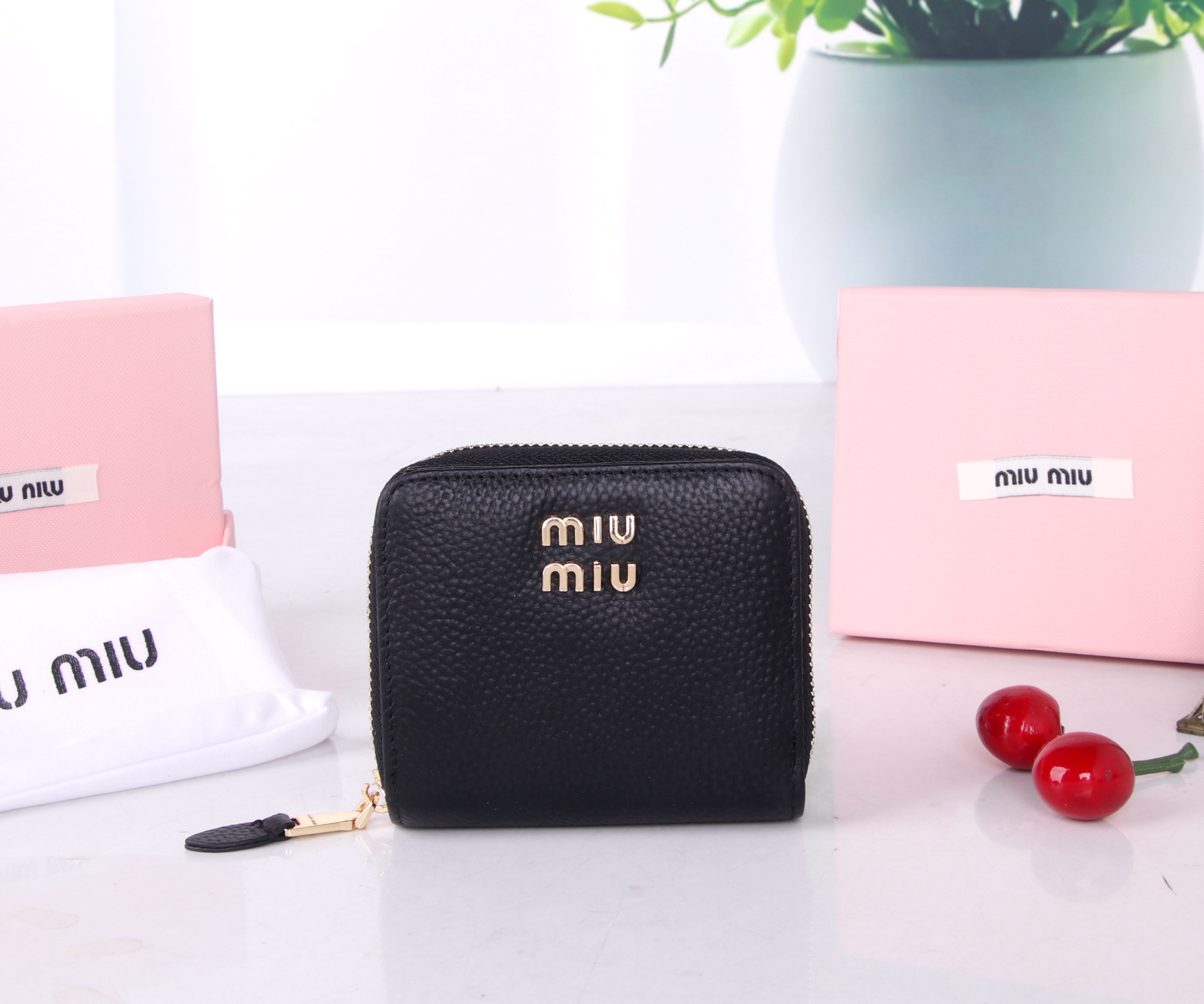 Miumiu Black and Pink Thermal Lambskin Crossbody Bag in Classic Flower Design