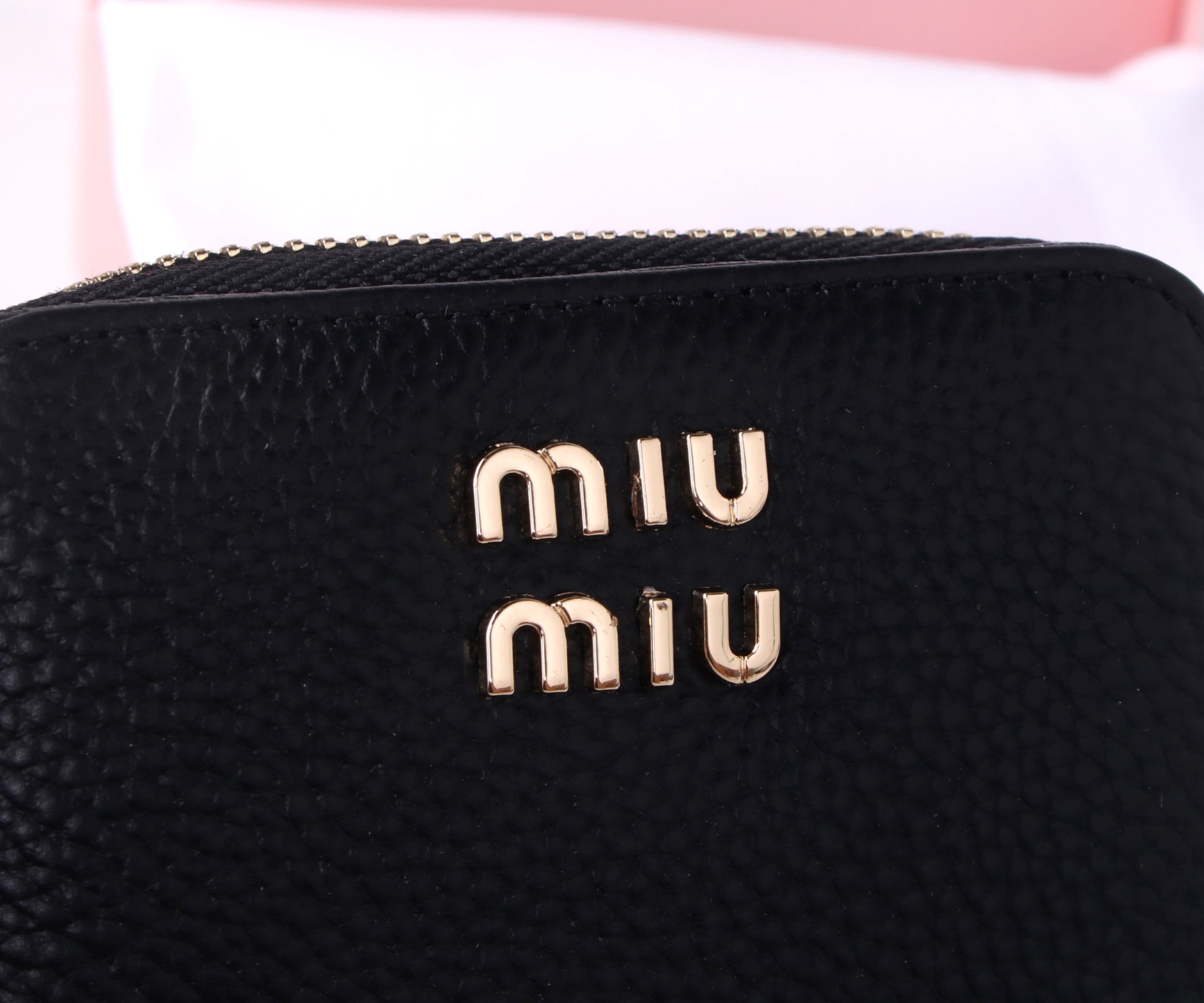 Miumiu Black and Pink Thermal Lambskin Crossbody Bag in Classic Flower Design - 图片 5
