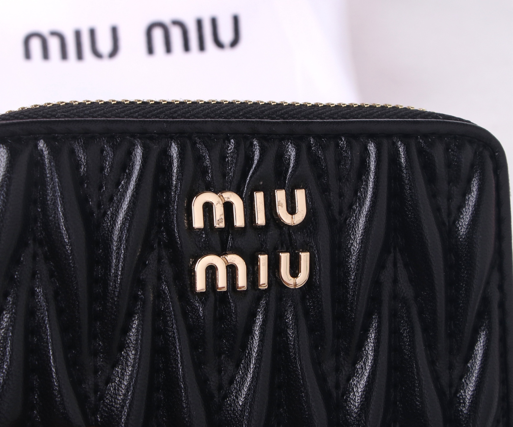 Miumiu Thermal Lambskin Wallet in Black and Pink, Classic Flower Design – Dimensions 12*8.5 - 图片 5