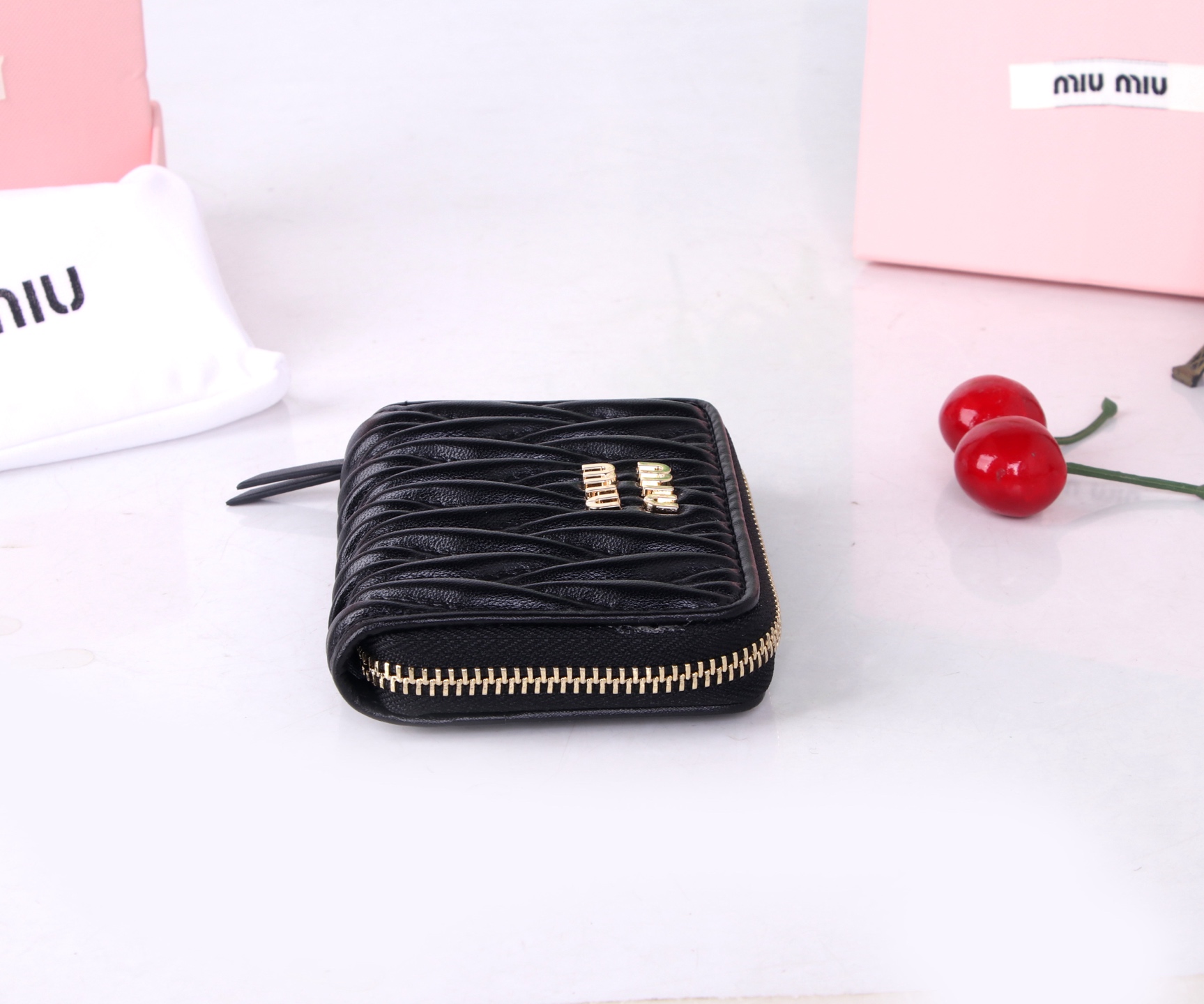 Miumiu Thermal Lambskin Wallet in Black and Pink, Classic Flower Design – Dimensions 12*8.5 - 图片 9
